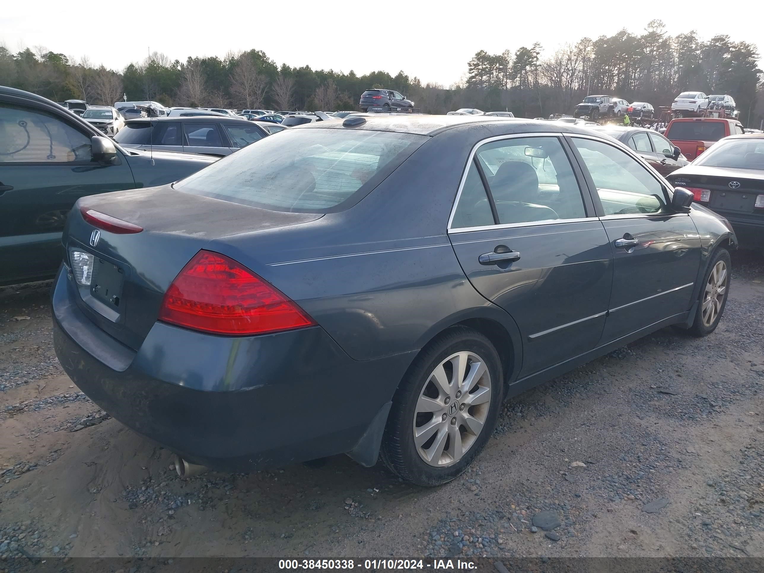 Photo 3 VIN: 1HGCM66507A006426 - HONDA ACCORD 