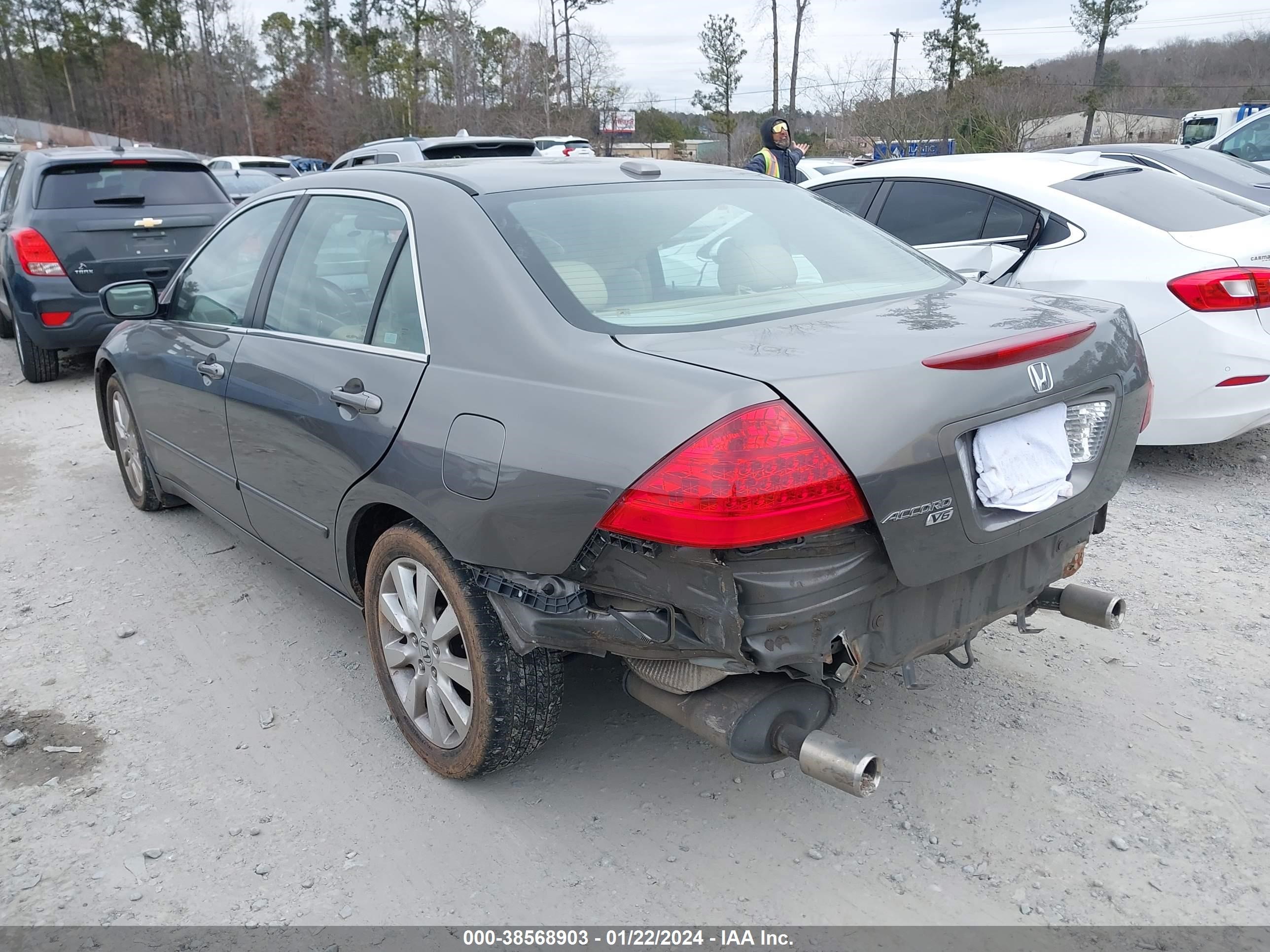 Photo 2 VIN: 1HGCM66507A051155 - HONDA ACCORD 