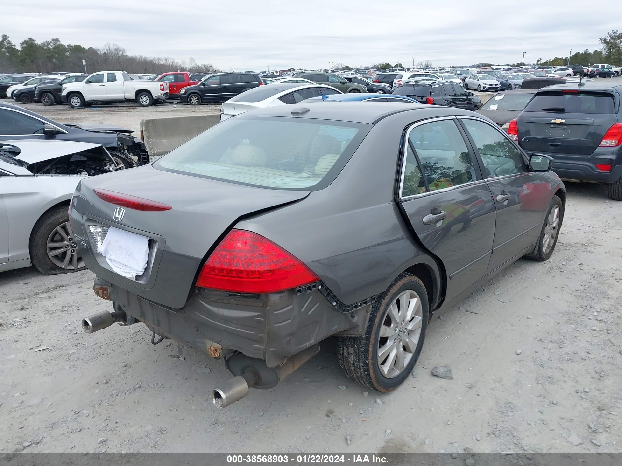 Photo 3 VIN: 1HGCM66507A051155 - HONDA ACCORD 