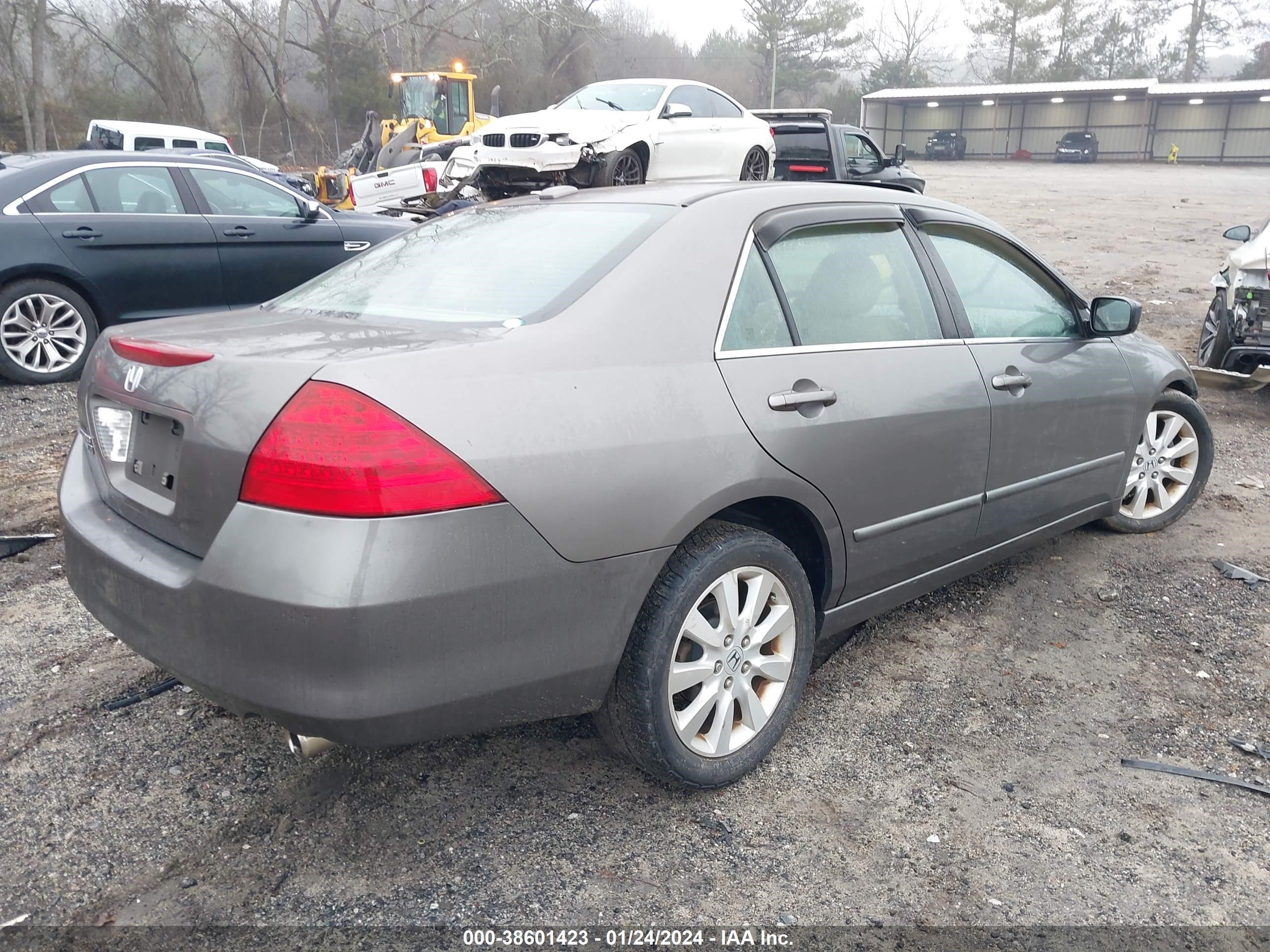 Photo 3 VIN: 1HGCM66507A055643 - HONDA ACCORD 