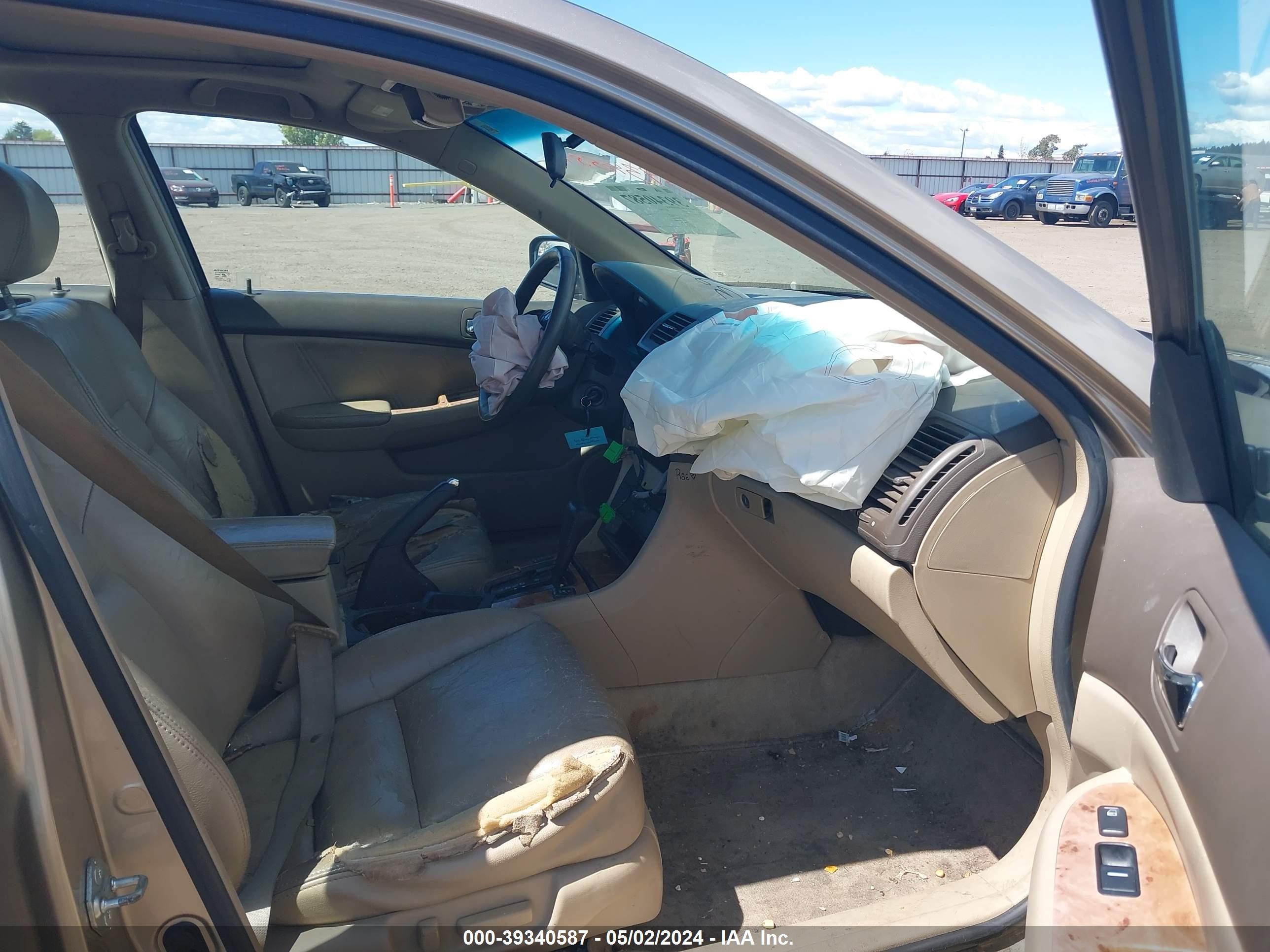 Photo 4 VIN: 1HGCM66513A095322 - HONDA ACCORD 