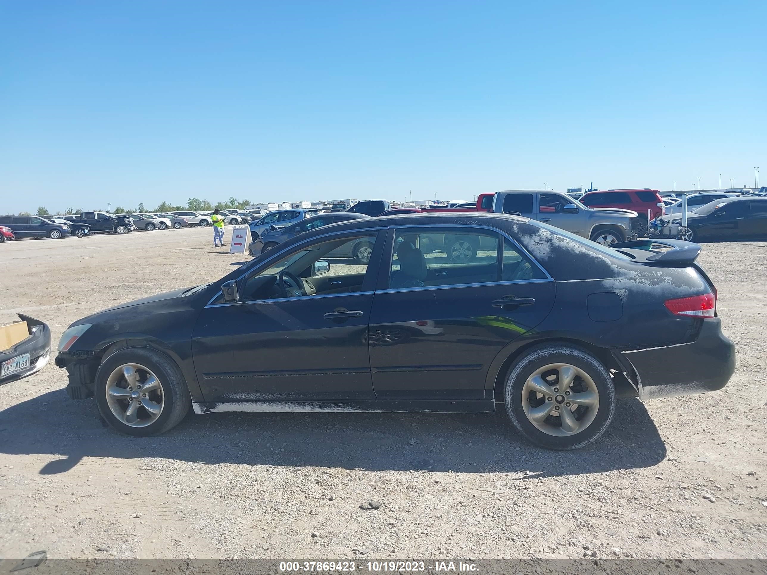 Photo 13 VIN: 1HGCM66514A066954 - HONDA ACCORD 