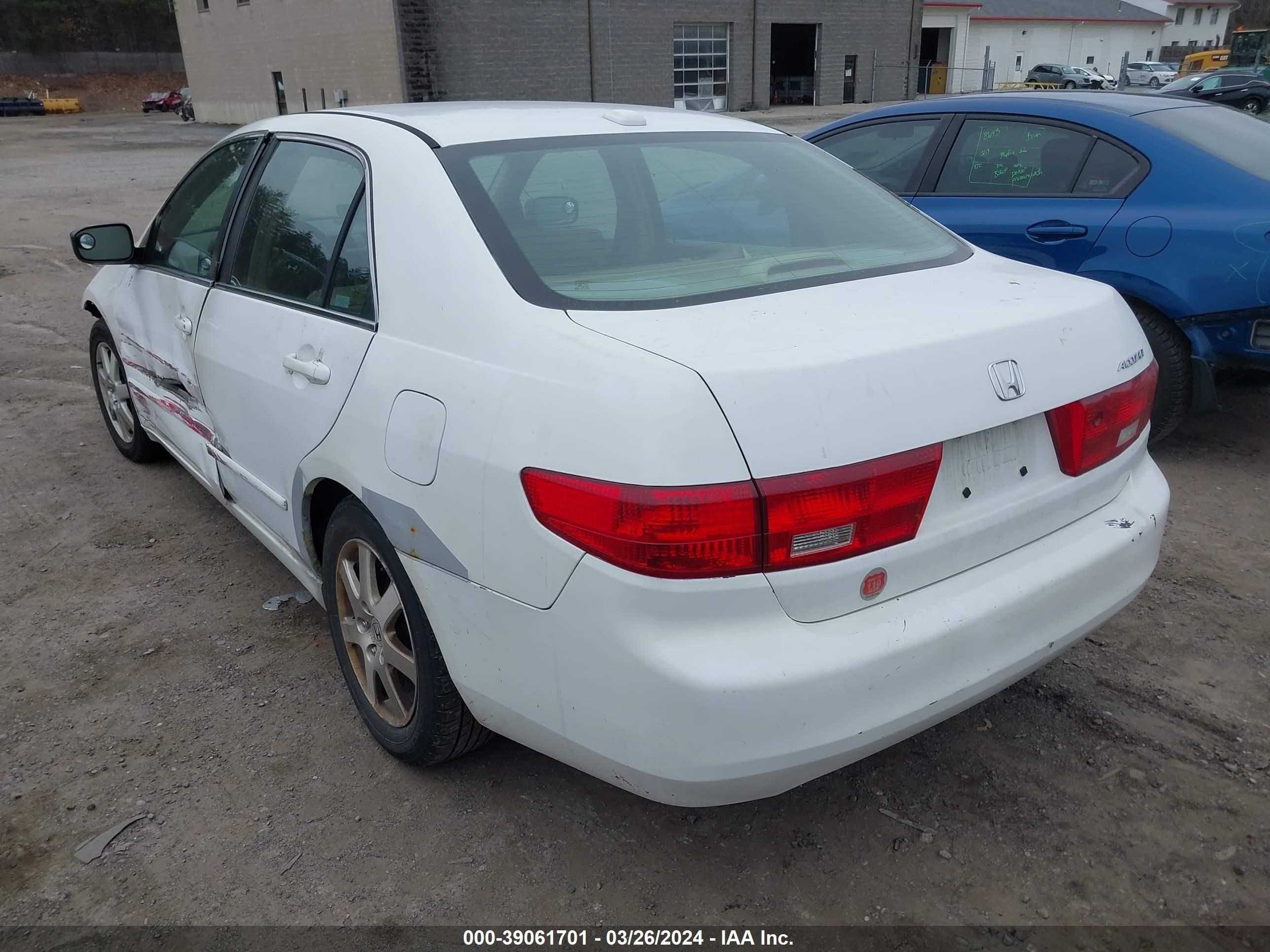 Photo 2 VIN: 1HGCM66515A043143 - HONDA ACCORD 