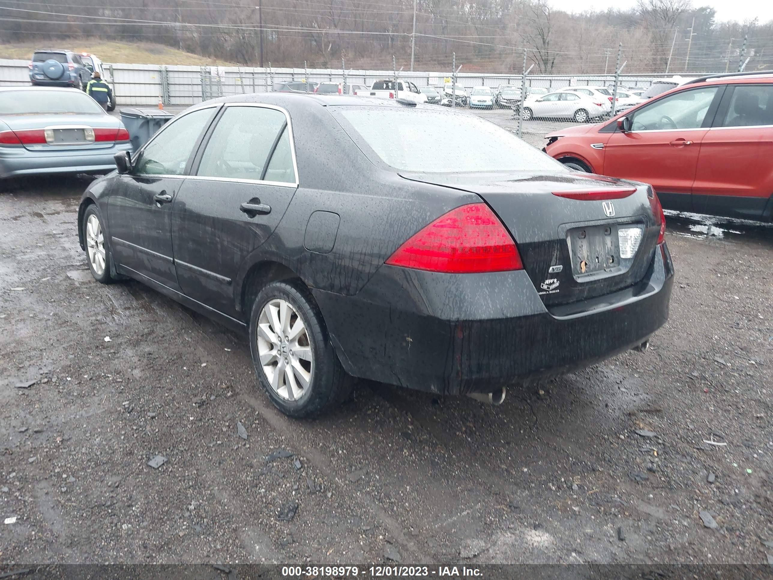 Photo 2 VIN: 1HGCM66517A006547 - HONDA ACCORD 