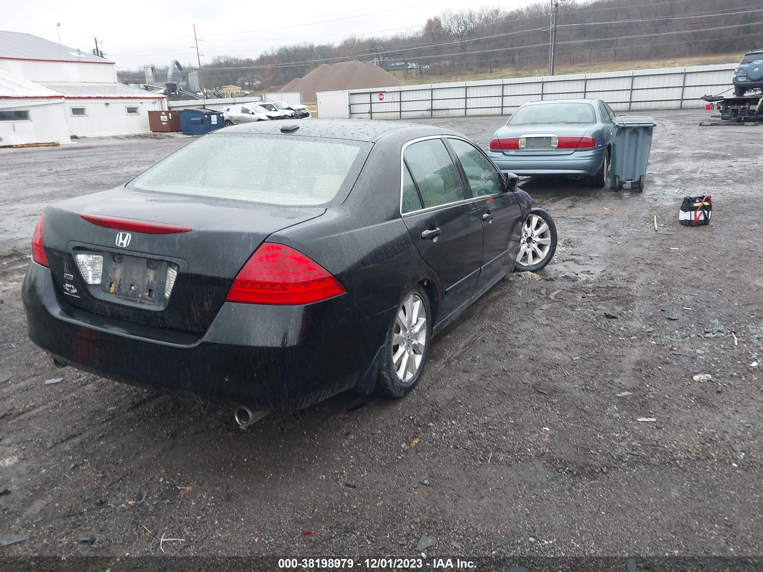 Photo 3 VIN: 1HGCM66517A006547 - HONDA ACCORD 