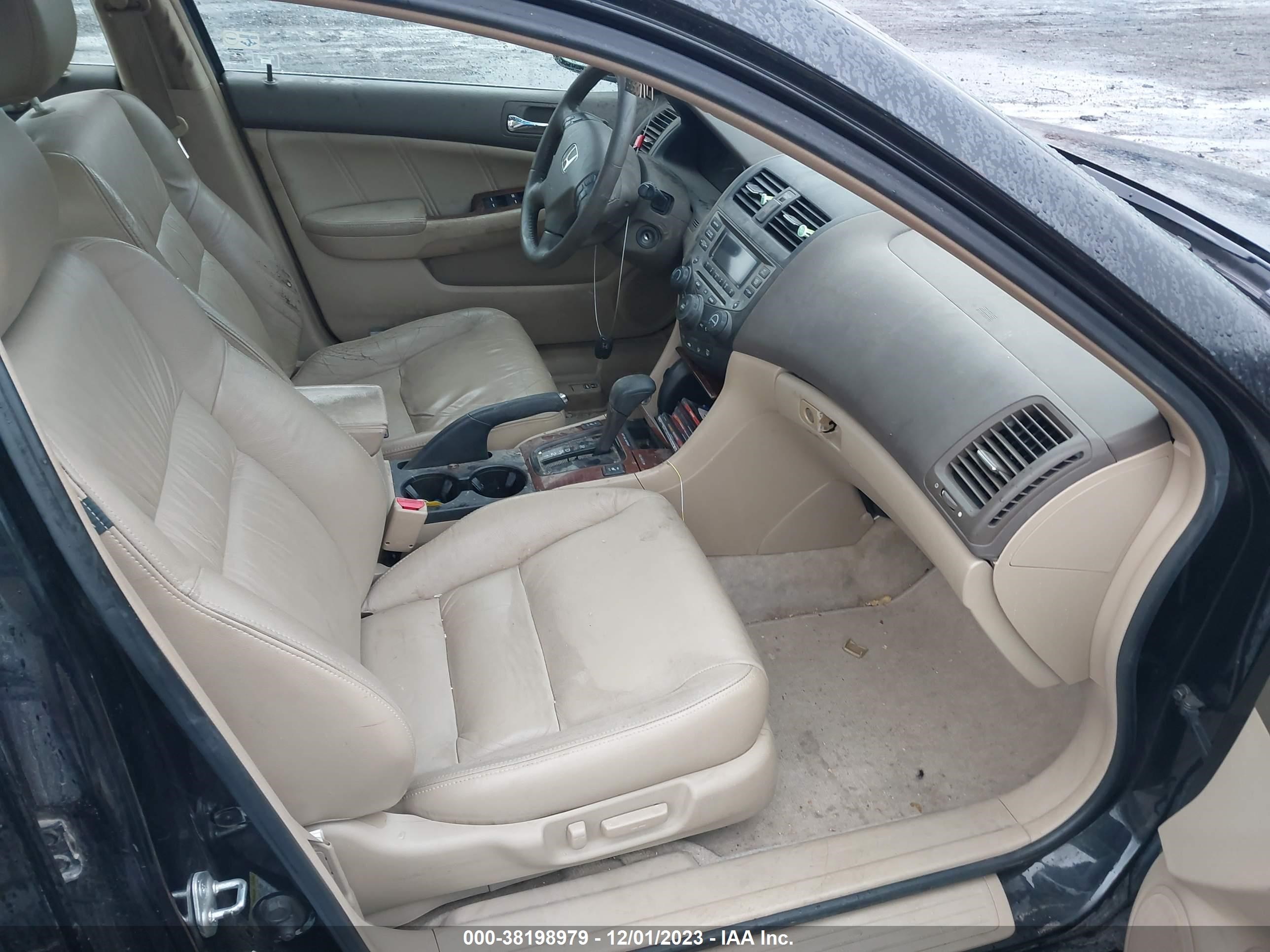 Photo 4 VIN: 1HGCM66517A006547 - HONDA ACCORD 