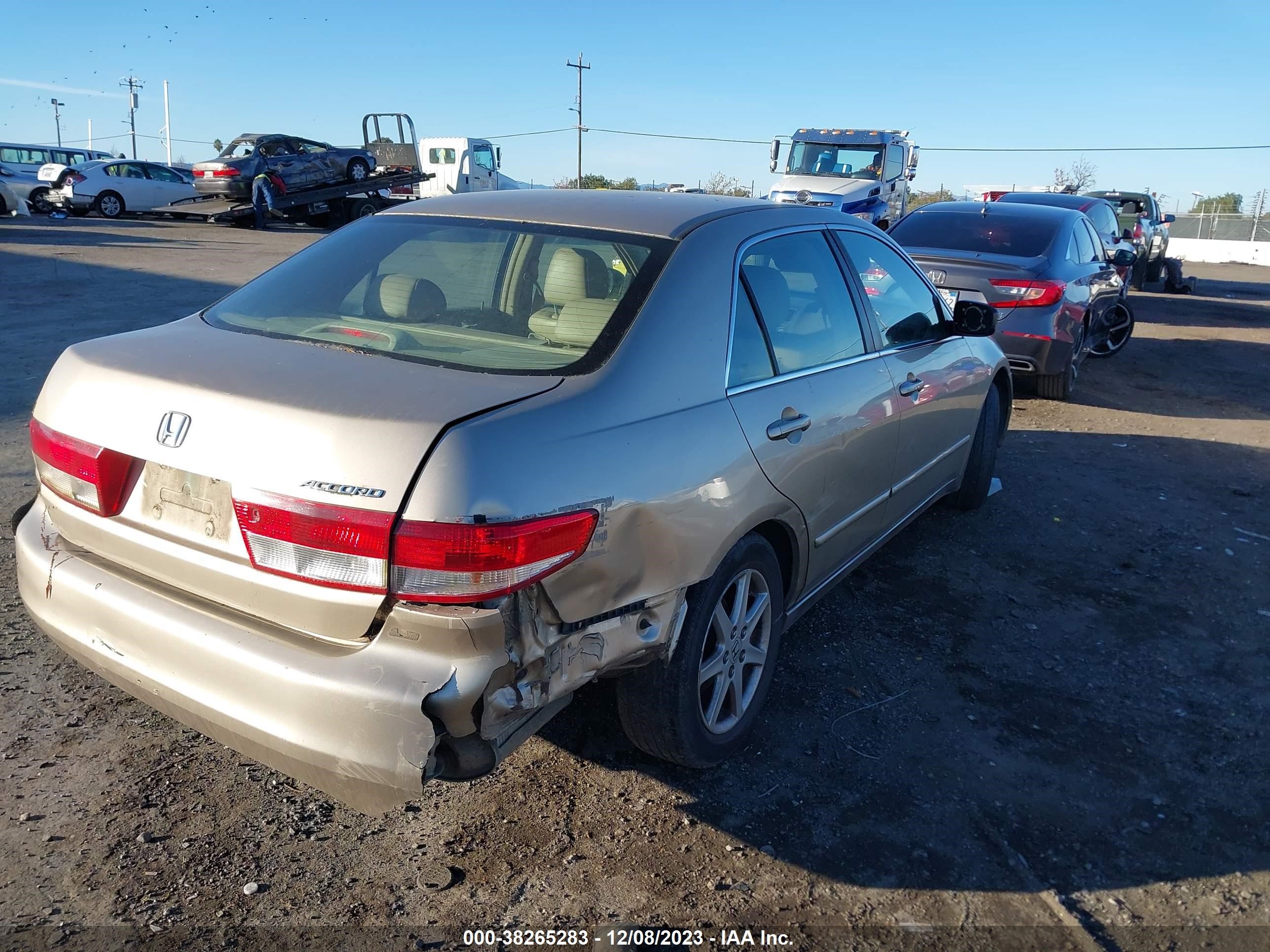 Photo 3 VIN: 1HGCM66523A028051 - HONDA ACCORD 