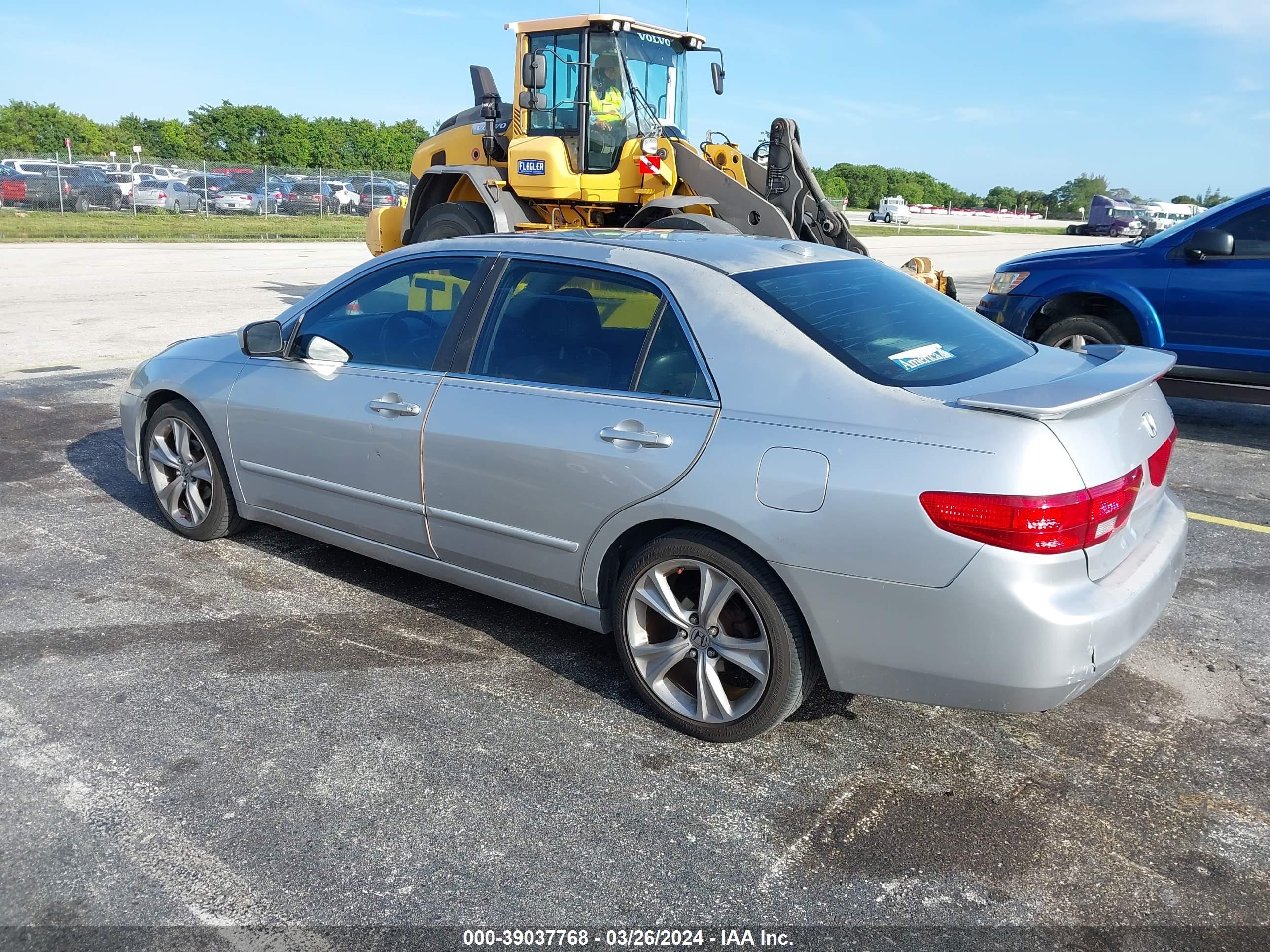 Photo 2 VIN: 1HGCM66525A021121 - HONDA ACCORD 