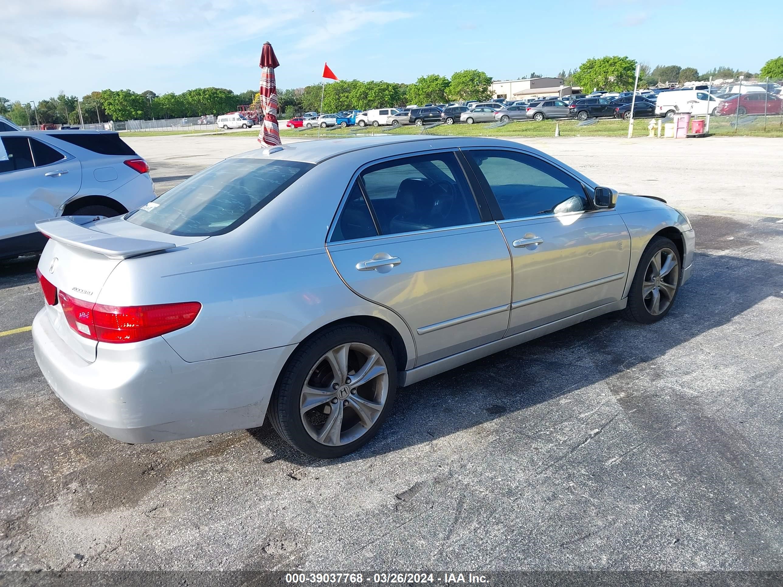 Photo 3 VIN: 1HGCM66525A021121 - HONDA ACCORD 