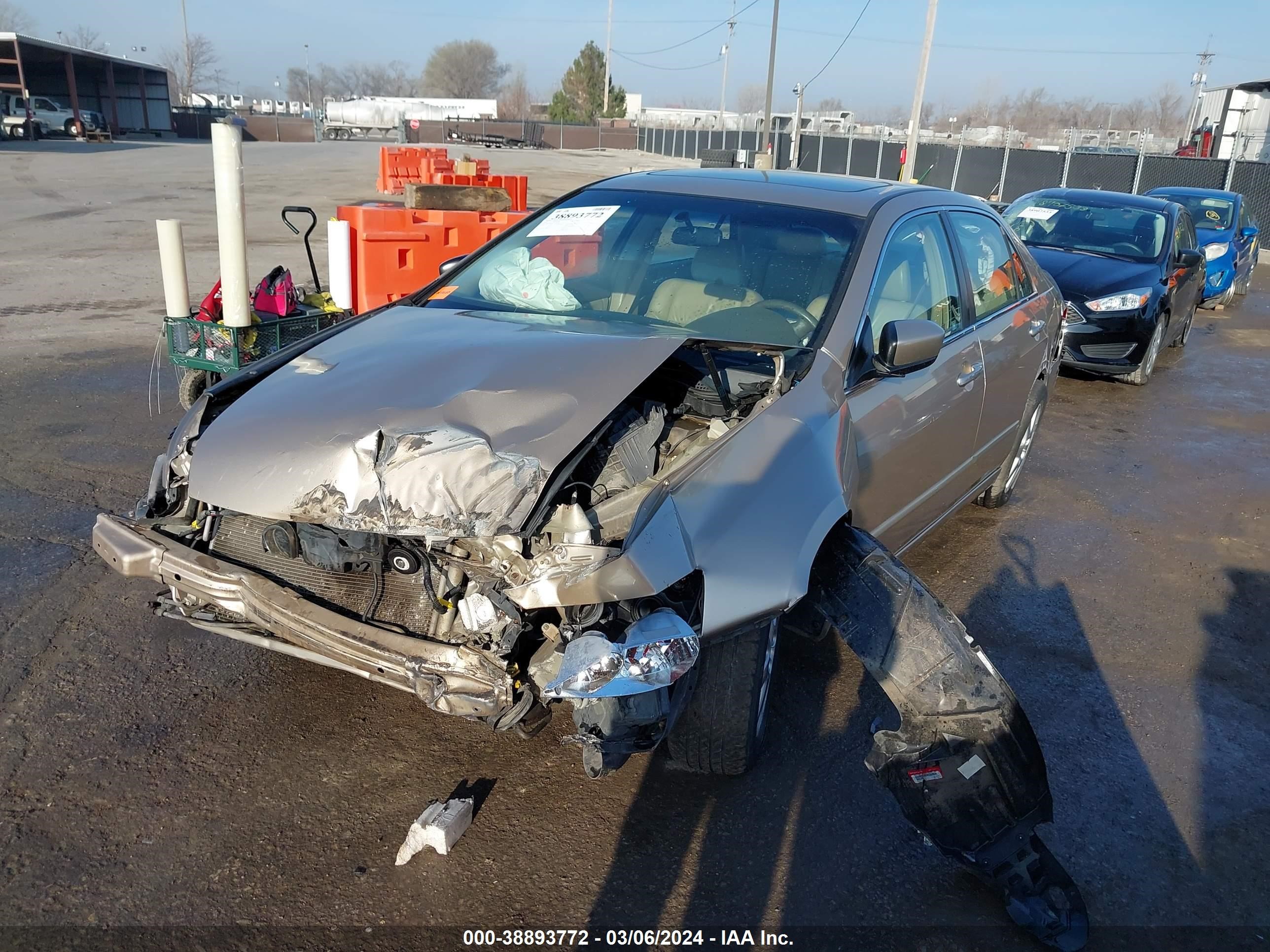 Photo 1 VIN: 1HGCM66525A035648 - HONDA ACCORD 