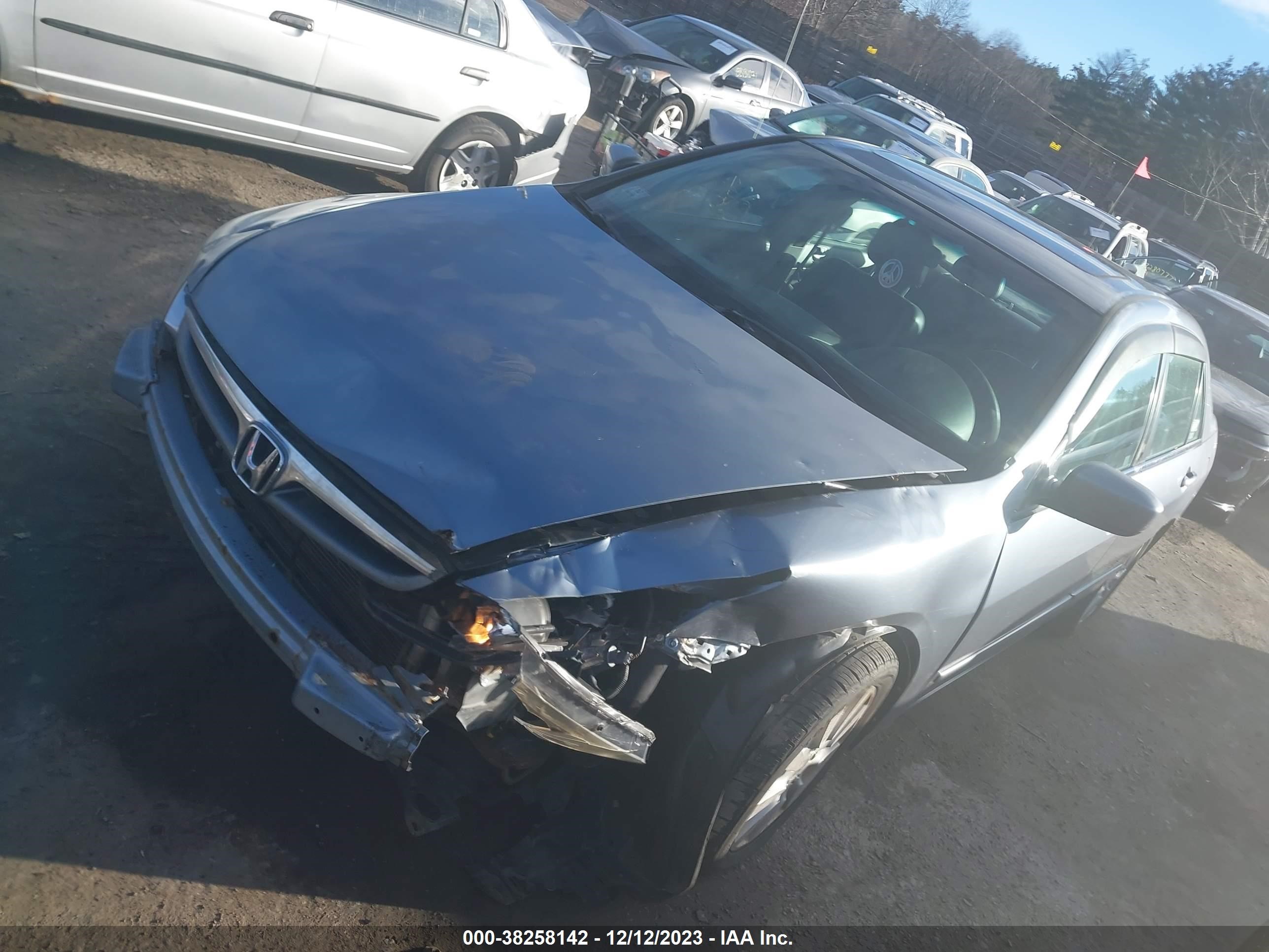 Photo 1 VIN: 1HGCM66527A052159 - HONDA ACCORD 