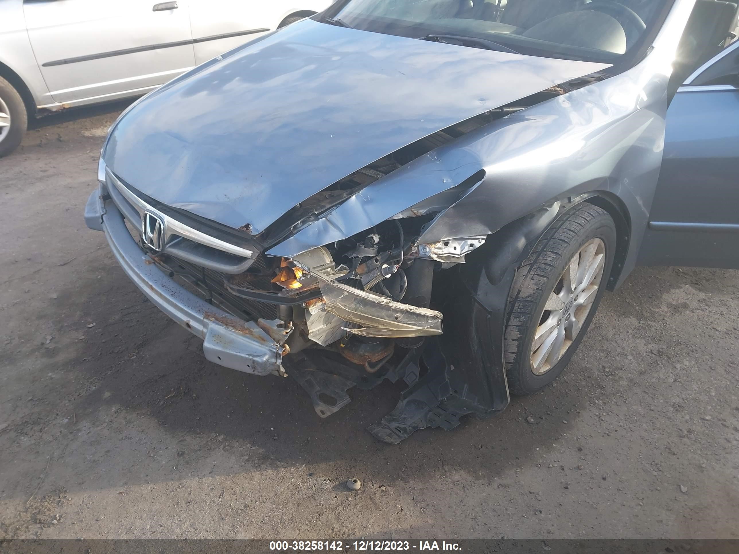 Photo 11 VIN: 1HGCM66527A052159 - HONDA ACCORD 