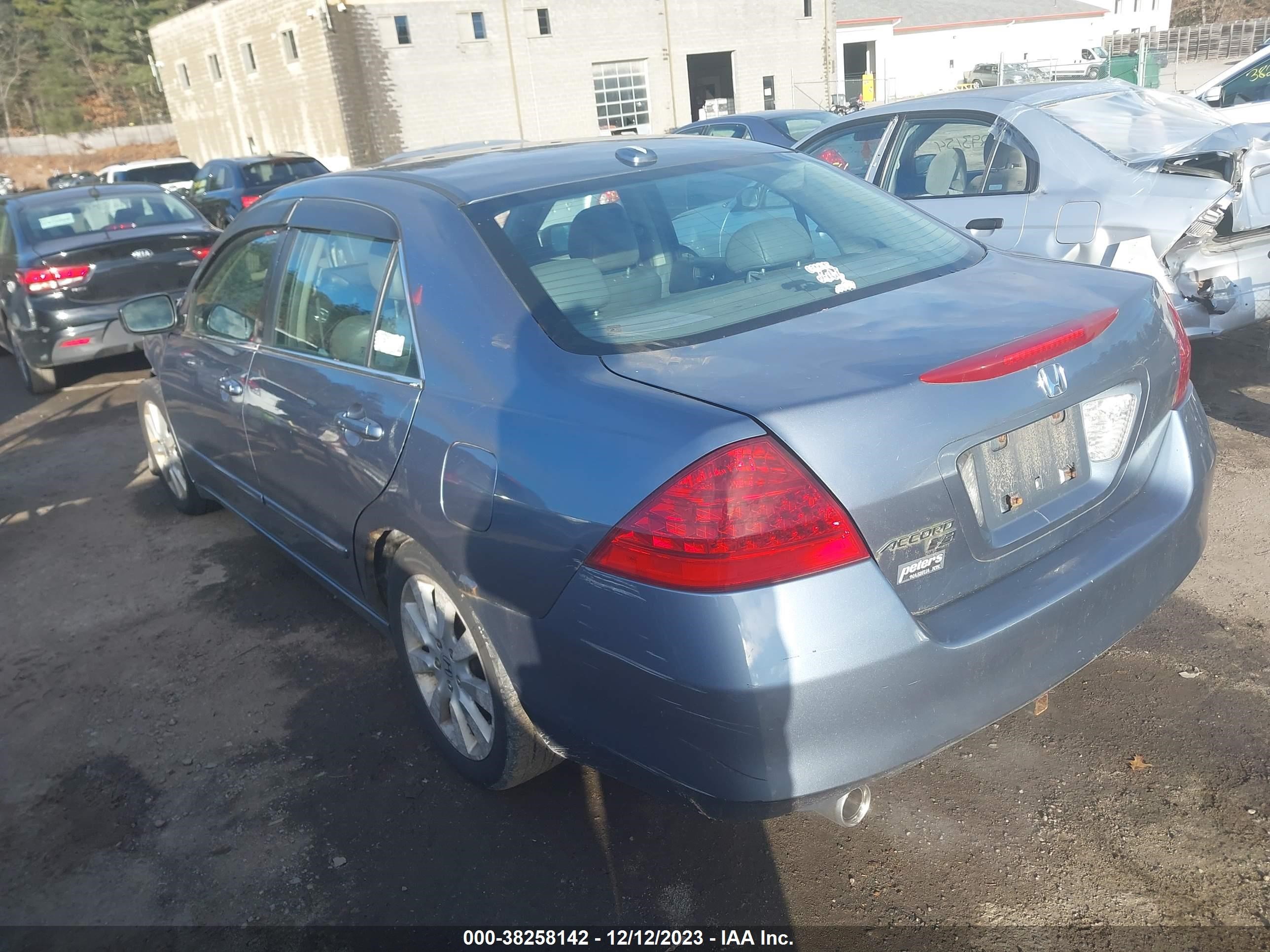 Photo 2 VIN: 1HGCM66527A052159 - HONDA ACCORD 