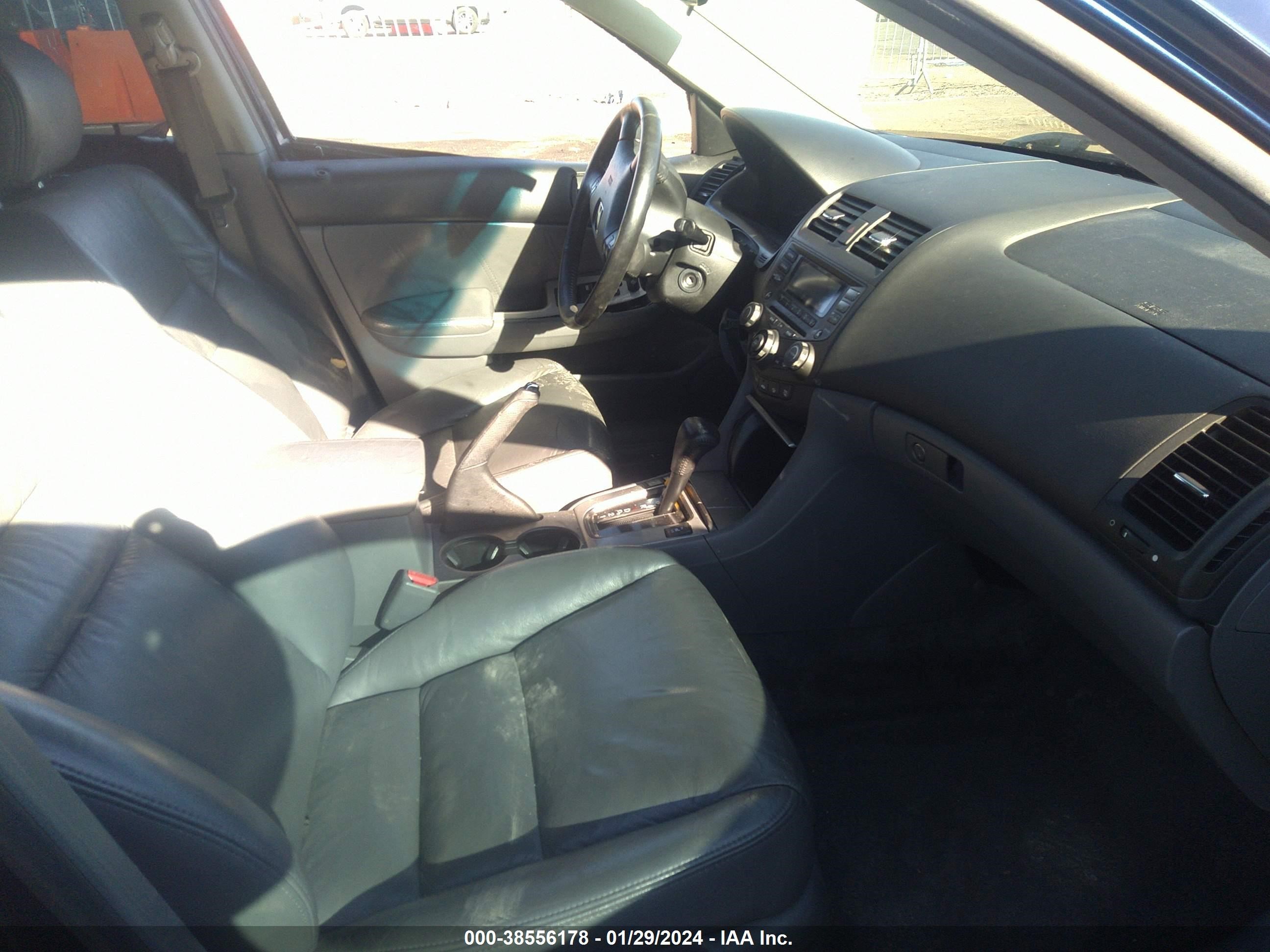 Photo 4 VIN: 1HGCM66533A022789 - HONDA ACCORD 