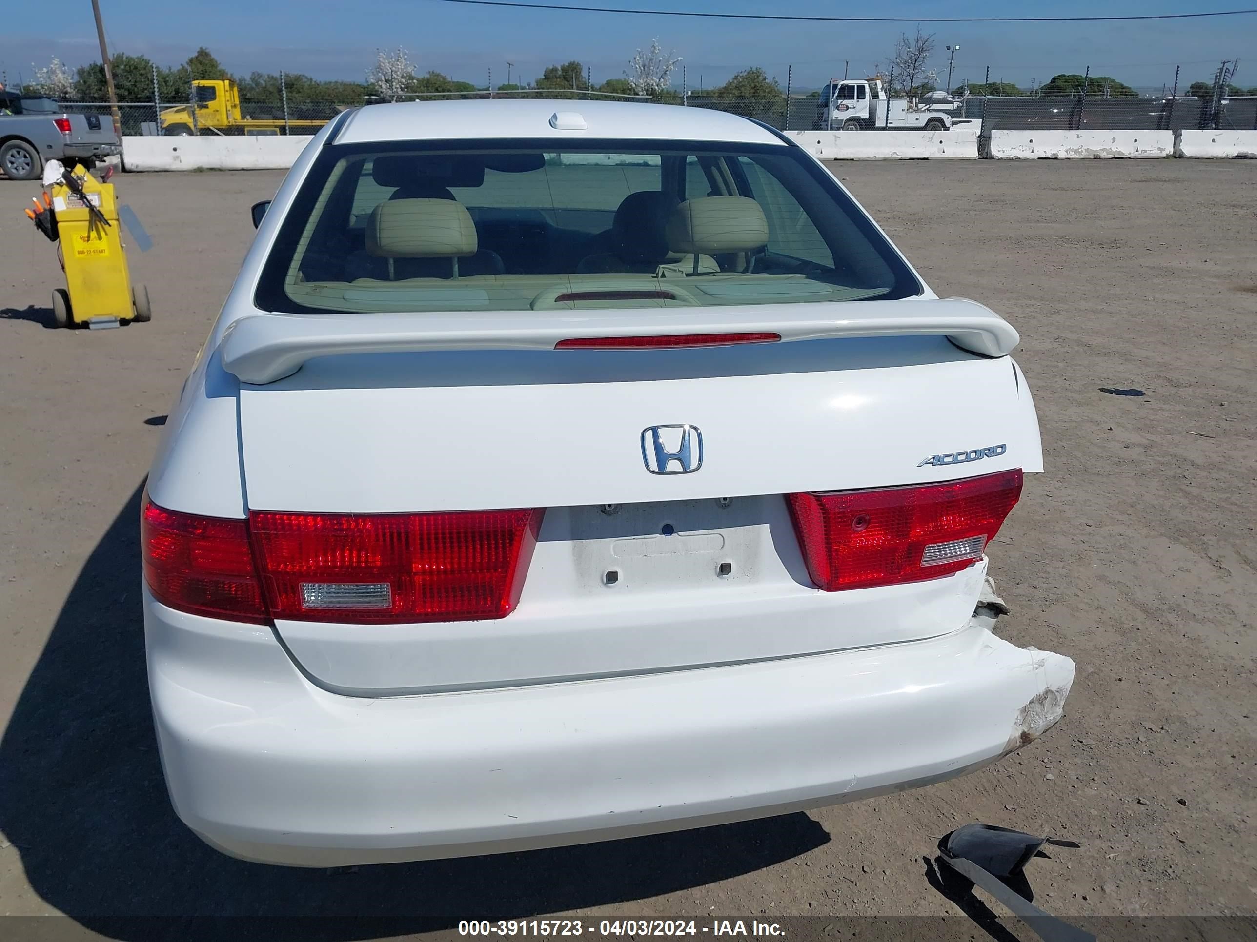 Photo 16 VIN: 1HGCM66535A007759 - HONDA ACCORD 