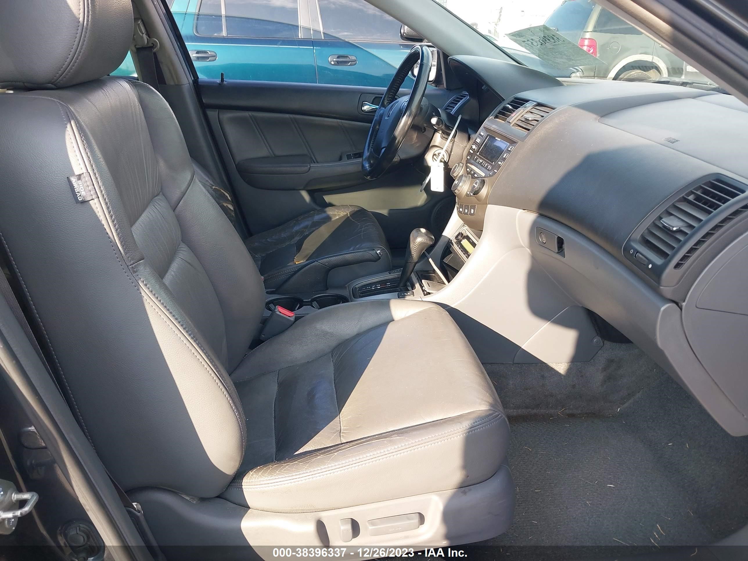 Photo 3 VIN: 1HGCM66535A019426 - HONDA ACCORD 