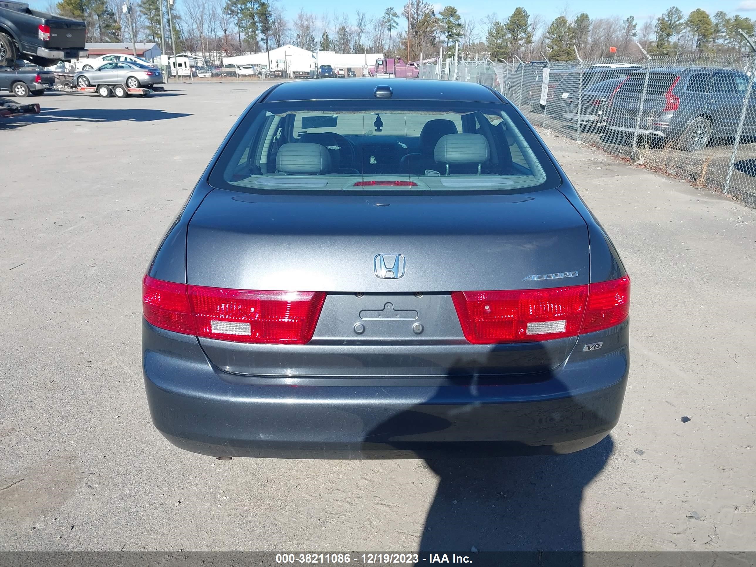 Photo 15 VIN: 1HGCM66535A064530 - HONDA ACCORD 