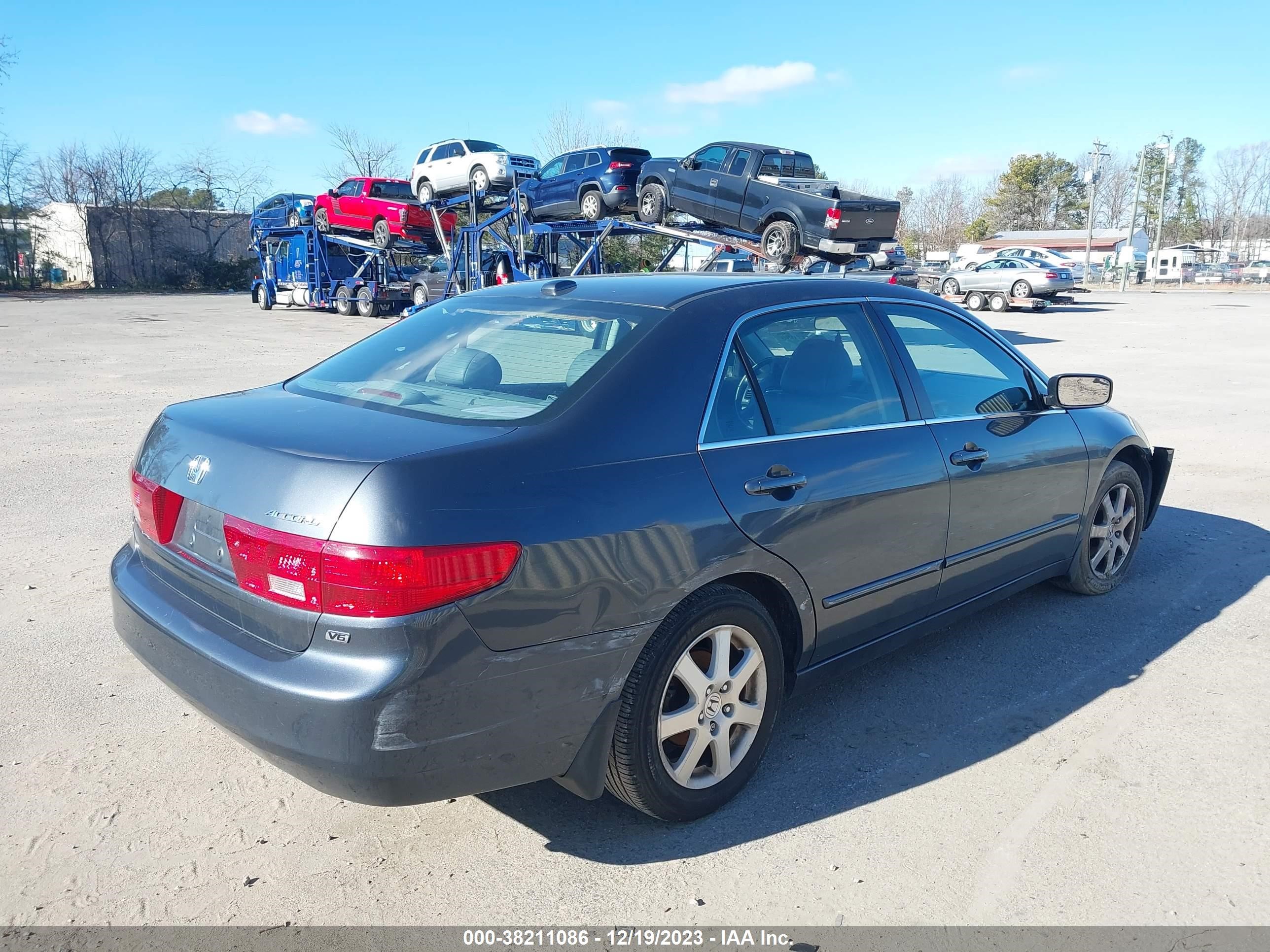 Photo 3 VIN: 1HGCM66535A064530 - HONDA ACCORD 