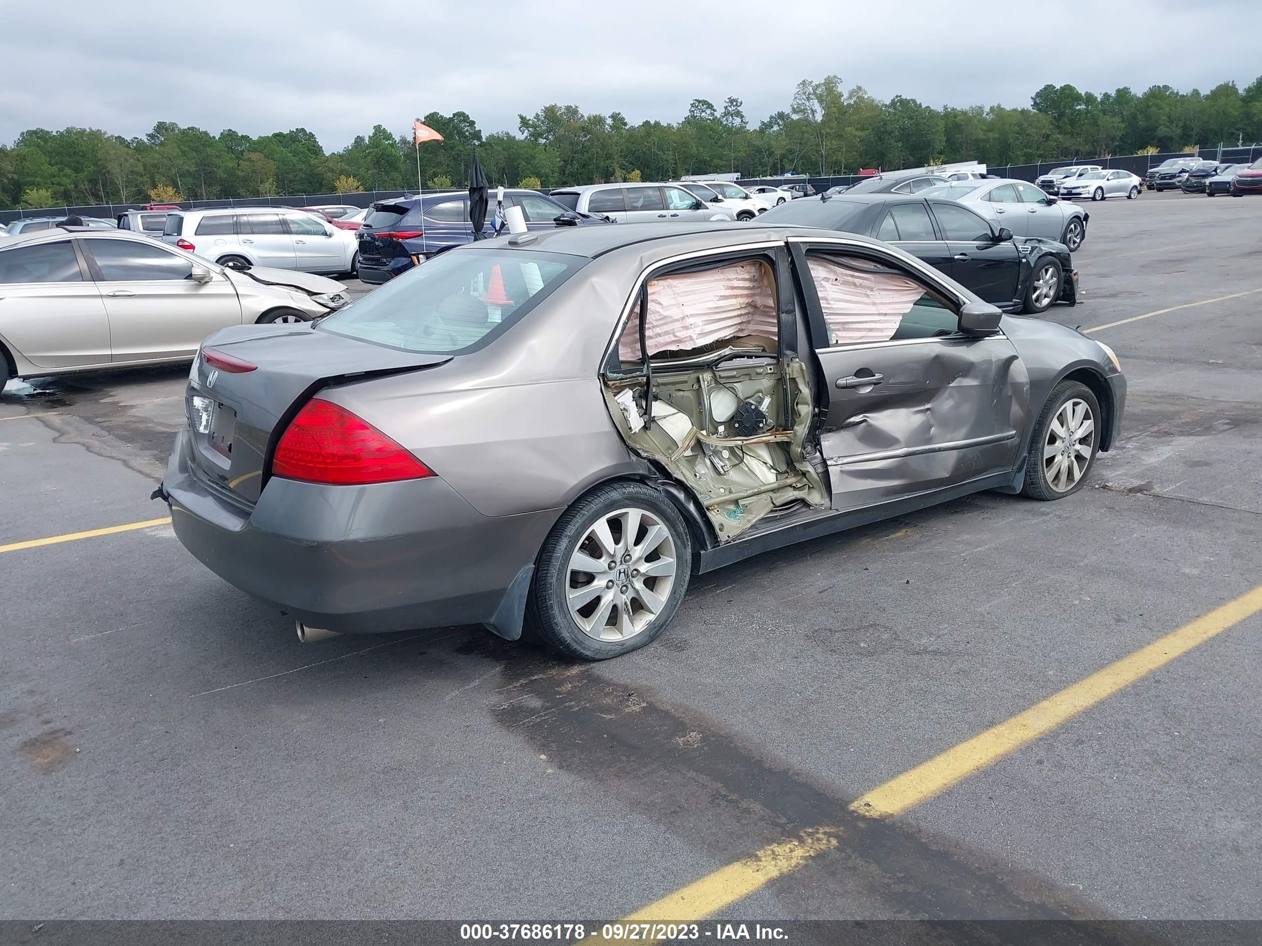 Photo 3 VIN: 1HGCM66537A030168 - HONDA ACCORD 