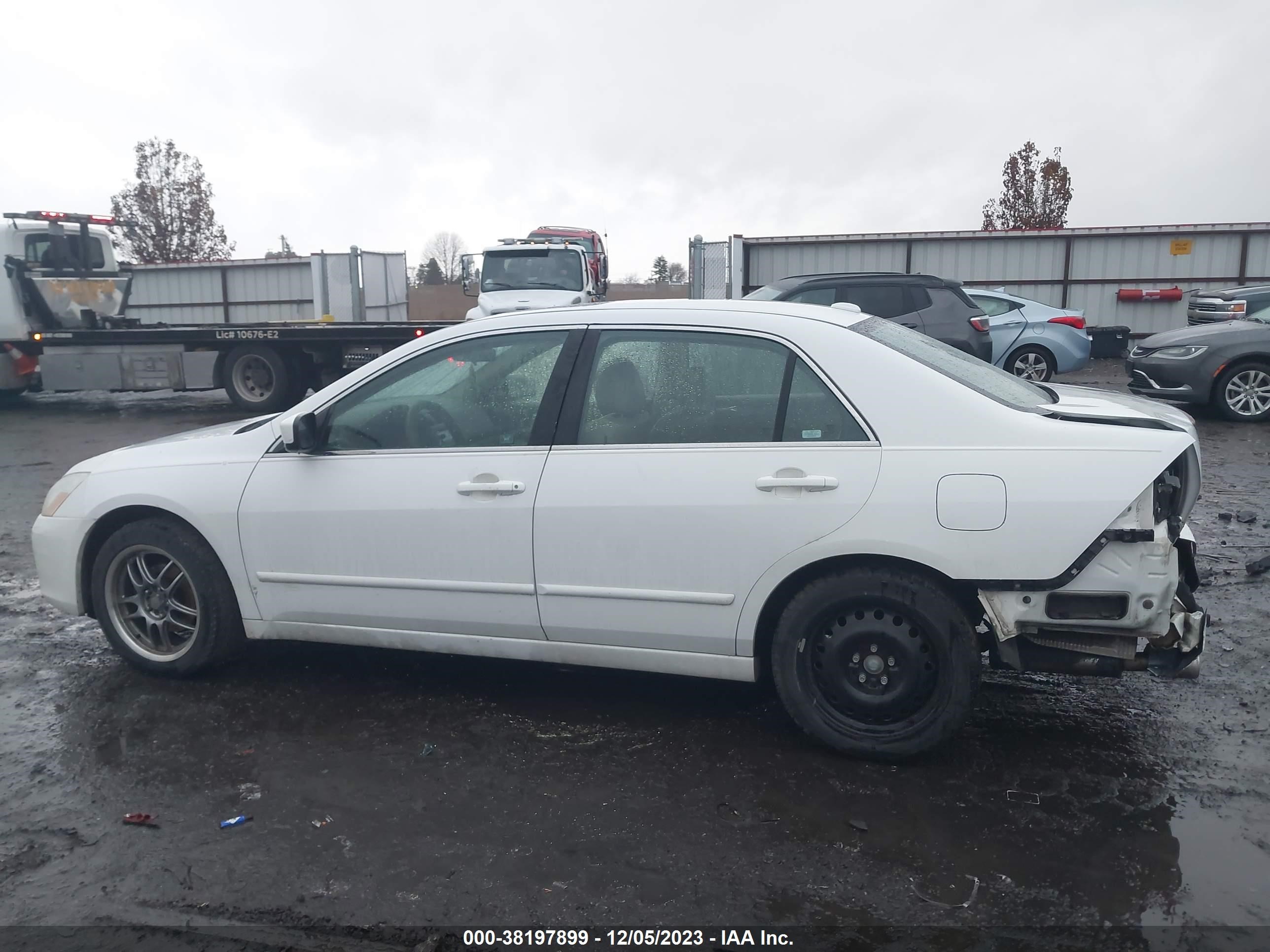 Photo 14 VIN: 1HGCM66537A035953 - HONDA ACCORD 