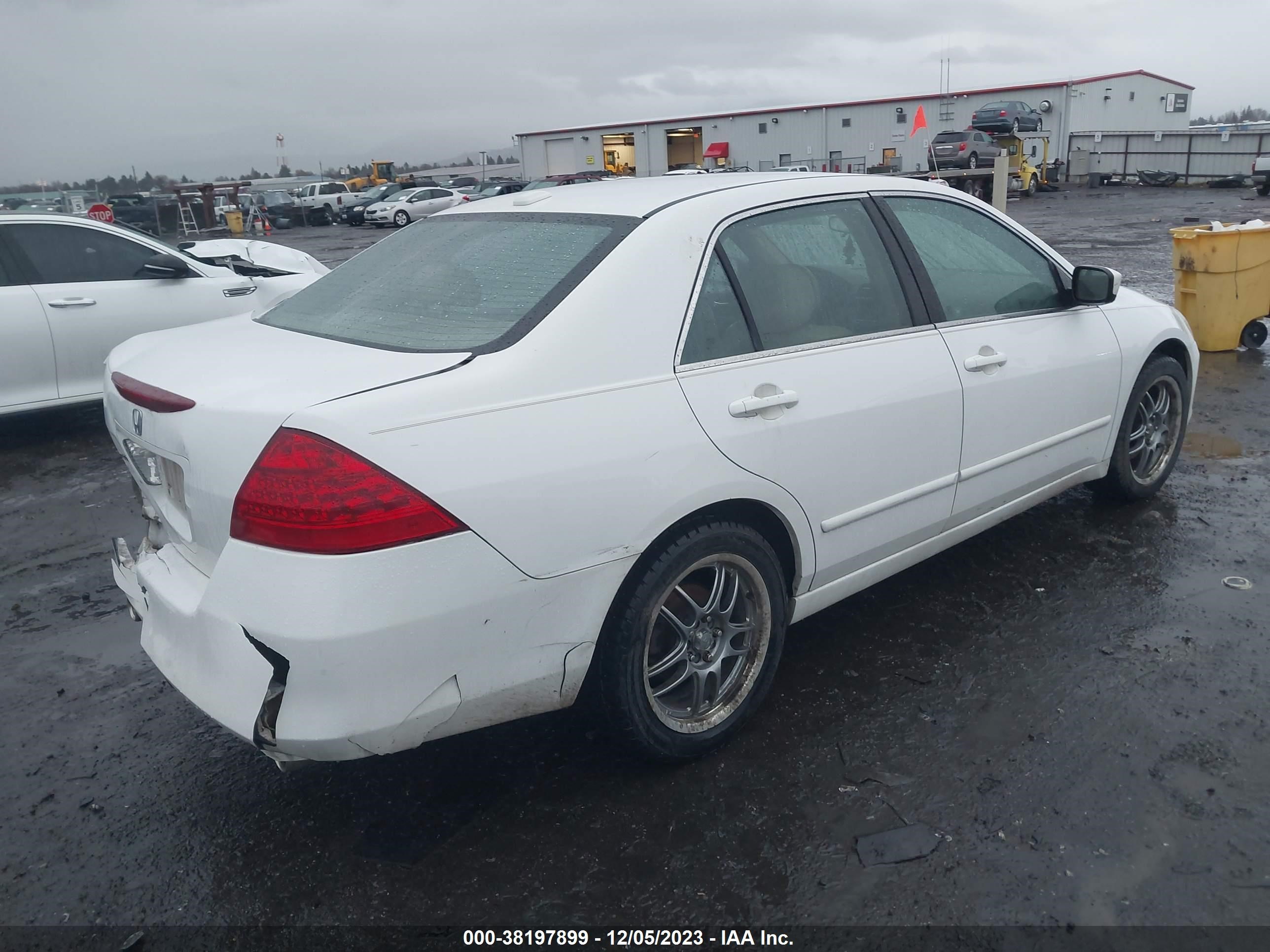 Photo 3 VIN: 1HGCM66537A035953 - HONDA ACCORD 