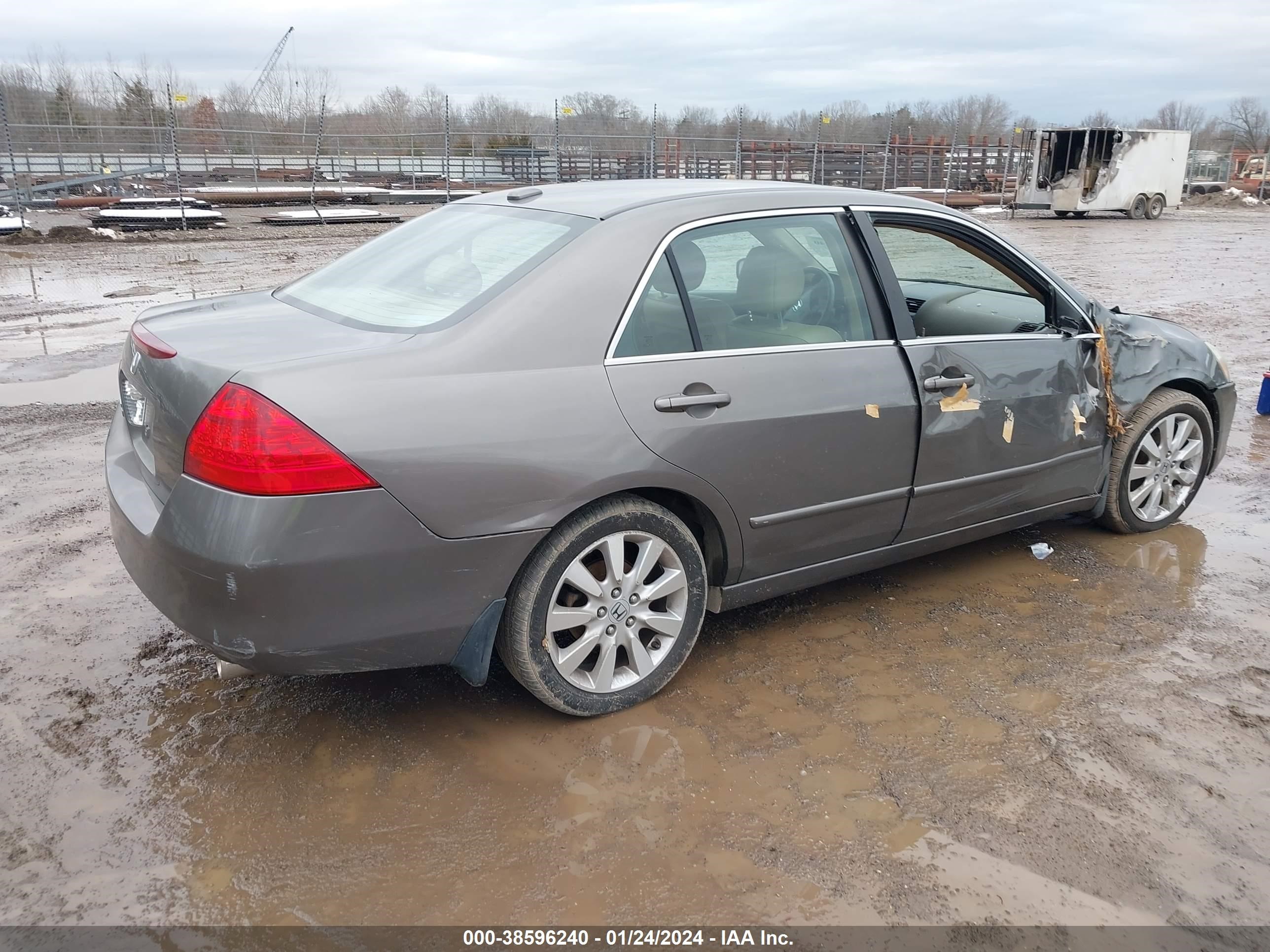 Photo 3 VIN: 1HGCM66537A097997 - HONDA ACCORD 