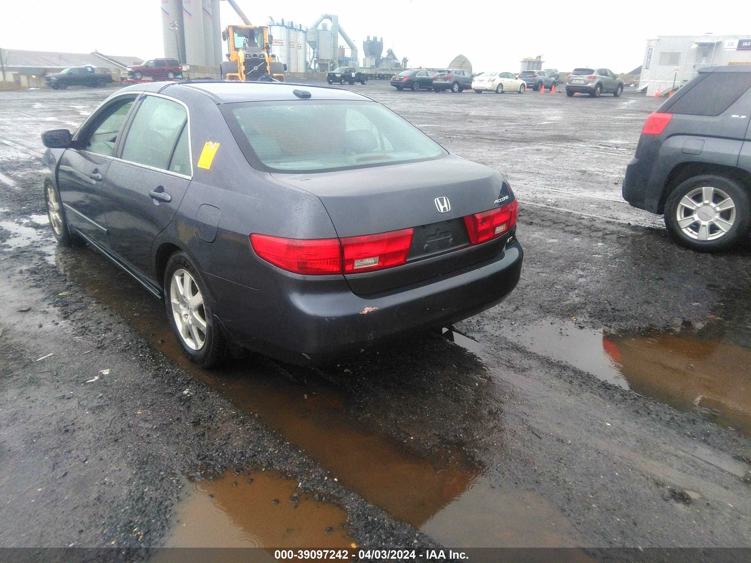 Photo 2 VIN: 1HGCM66545A046487 - HONDA ACCORD 