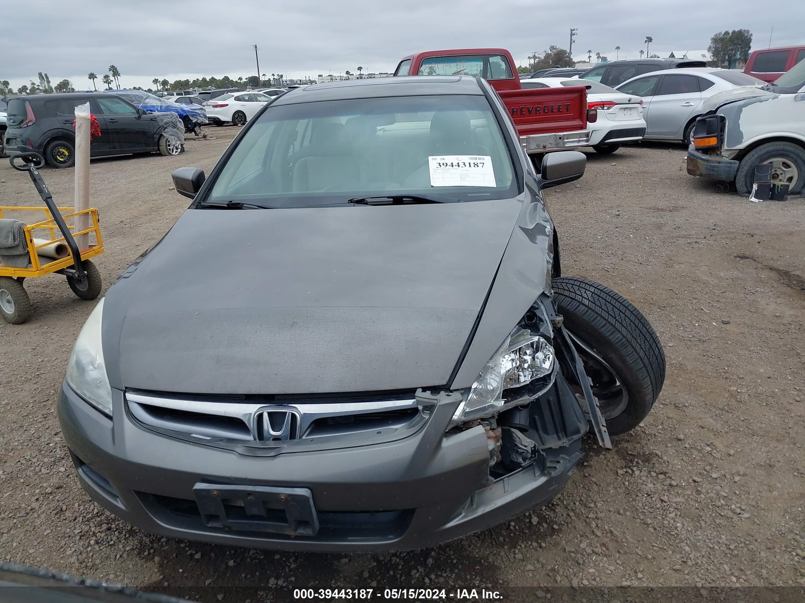 Photo 11 VIN: 1HGCM66546A003155 - HONDA ACCORD 