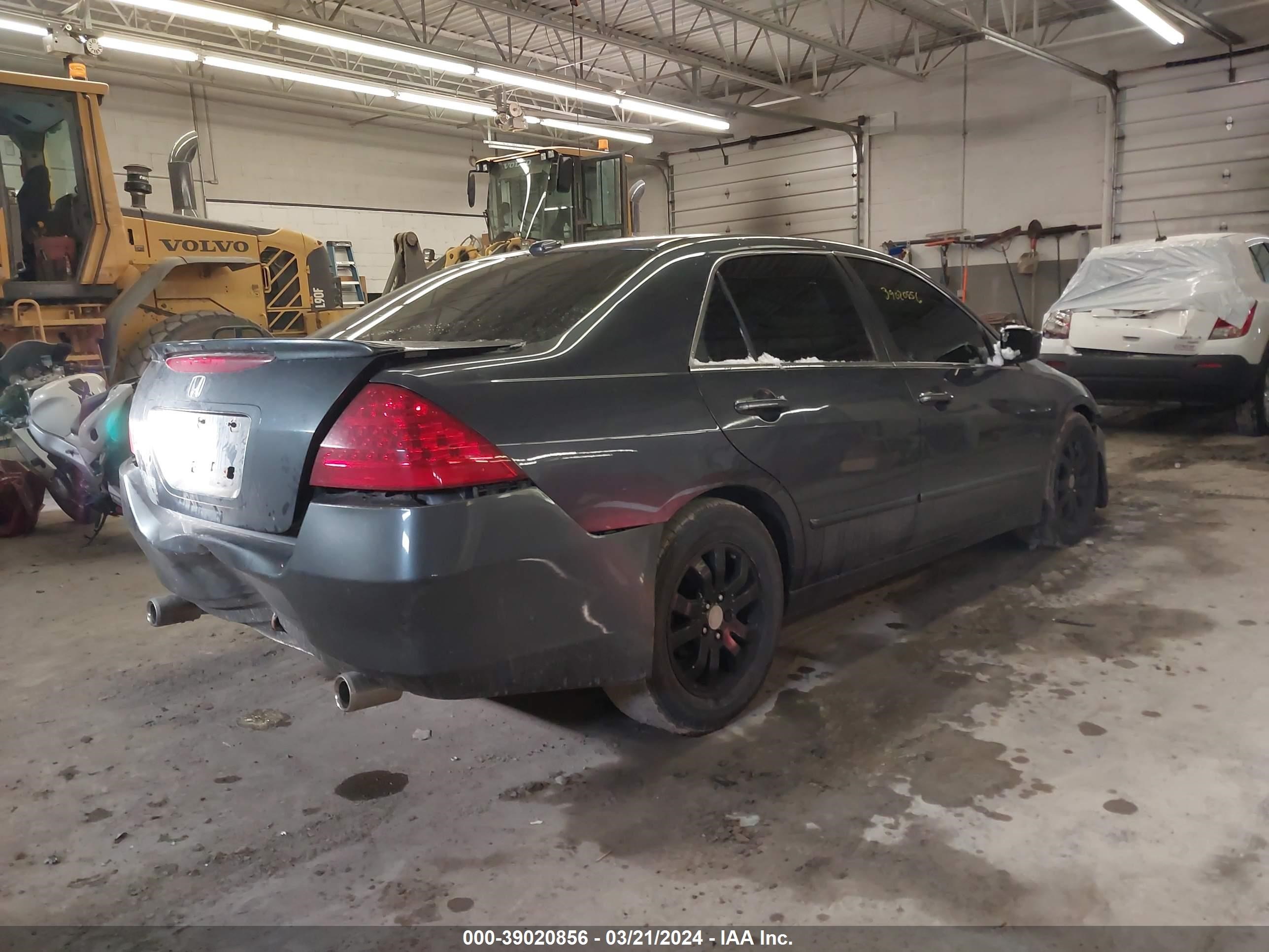 Photo 3 VIN: 1HGCM66546A045924 - HONDA ACCORD 