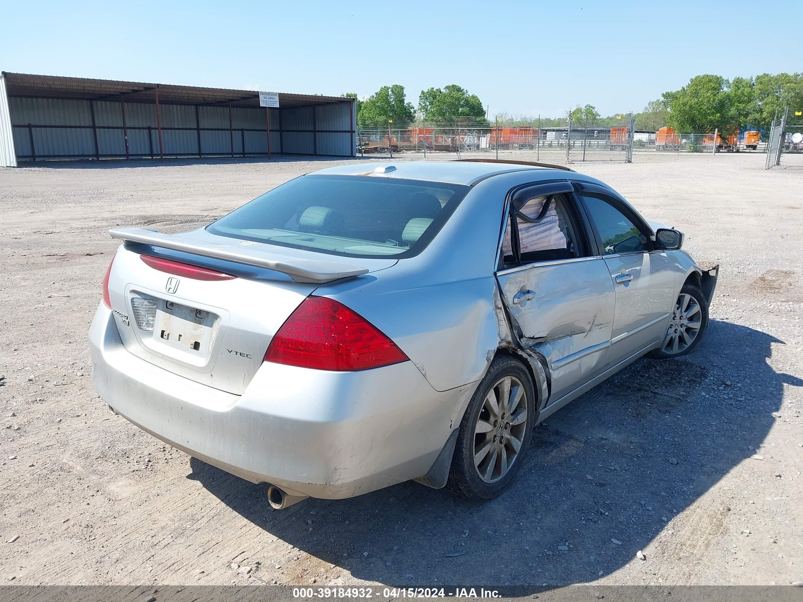 Photo 3 VIN: 1HGCM66547A008907 - HONDA ACCORD 