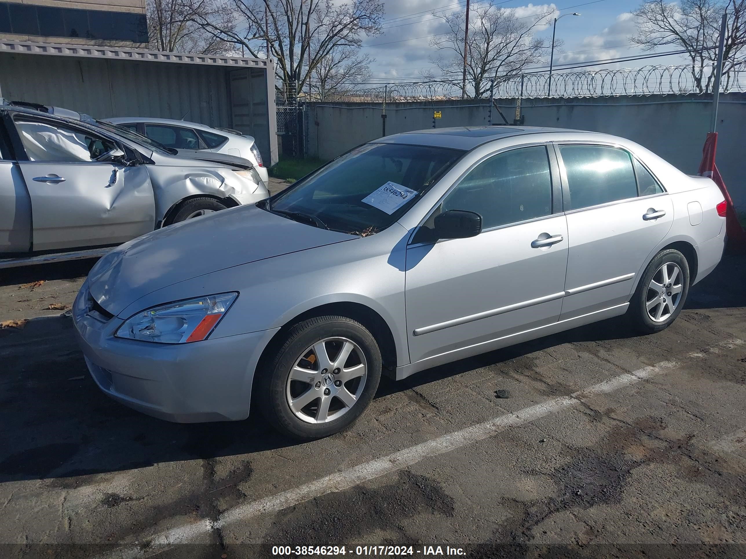 Photo 1 VIN: 1HGCM66555A040620 - HONDA ACCORD 