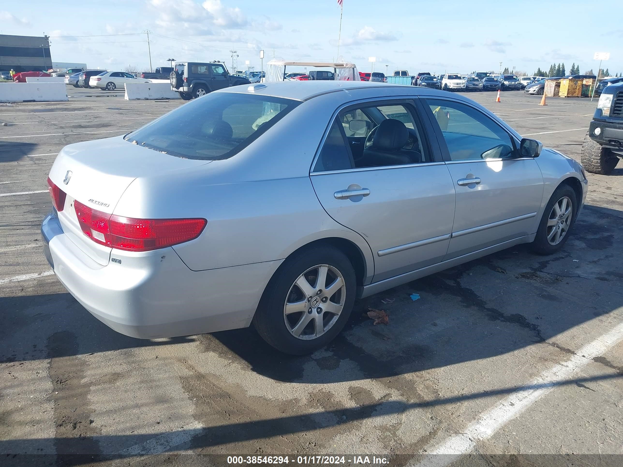 Photo 3 VIN: 1HGCM66555A040620 - HONDA ACCORD 