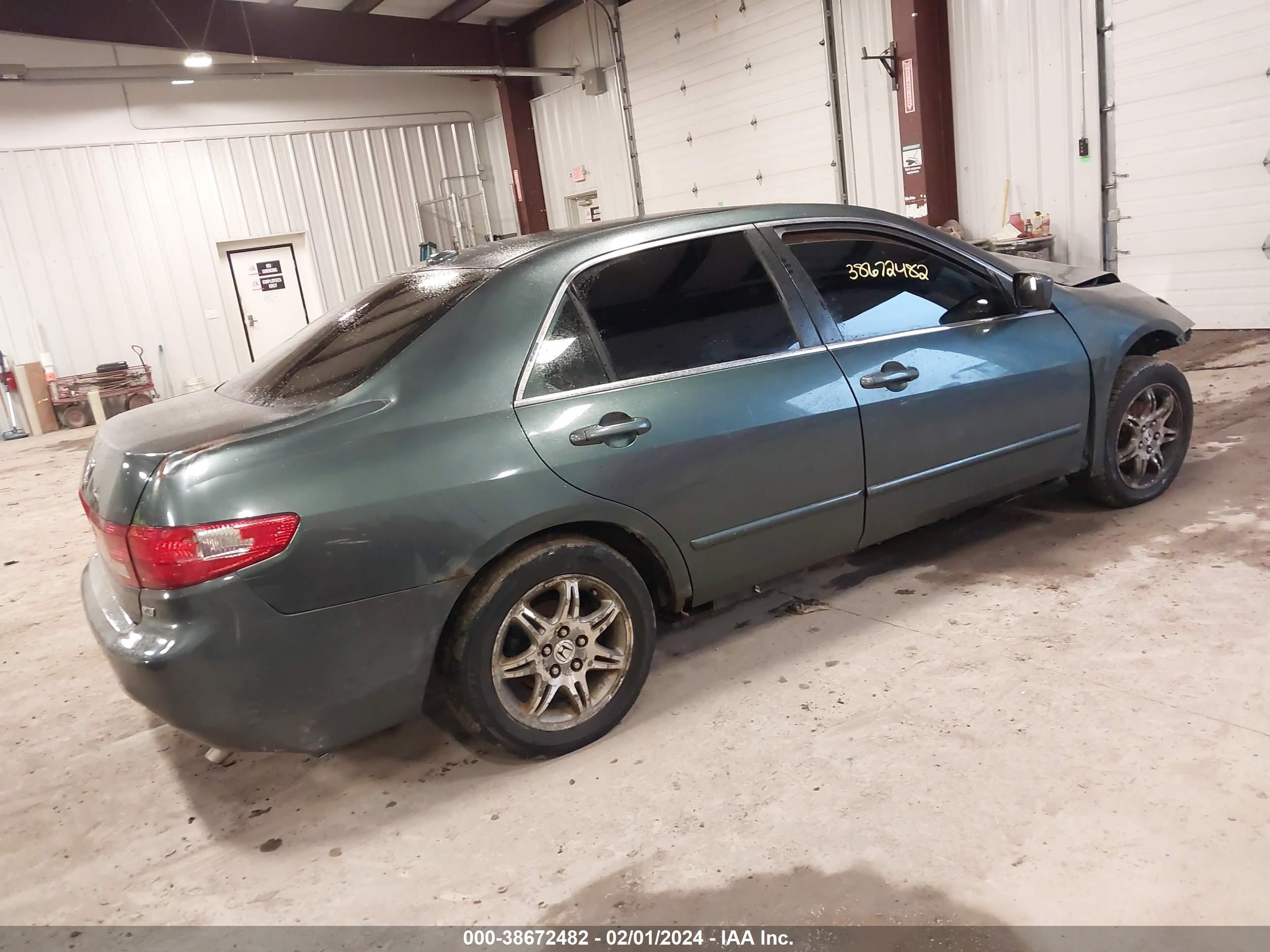 Photo 3 VIN: 1HGCM66555A057451 - HONDA ACCORD 