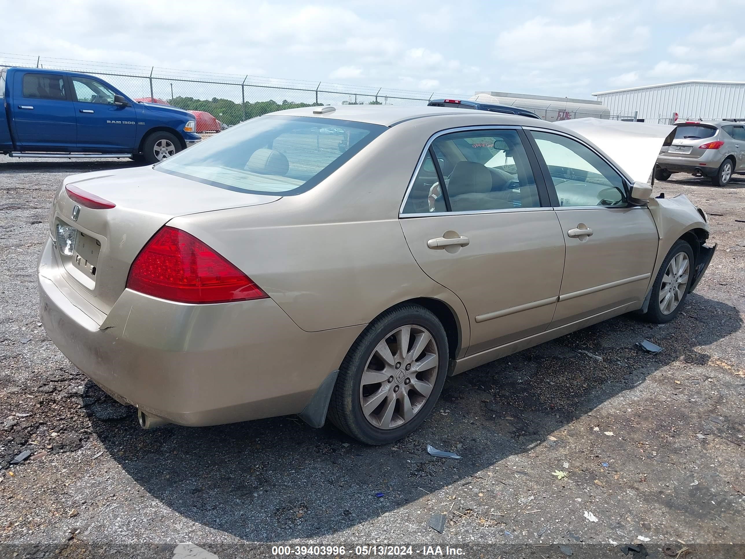 Photo 3 VIN: 1HGCM66556A039209 - HONDA ACCORD 