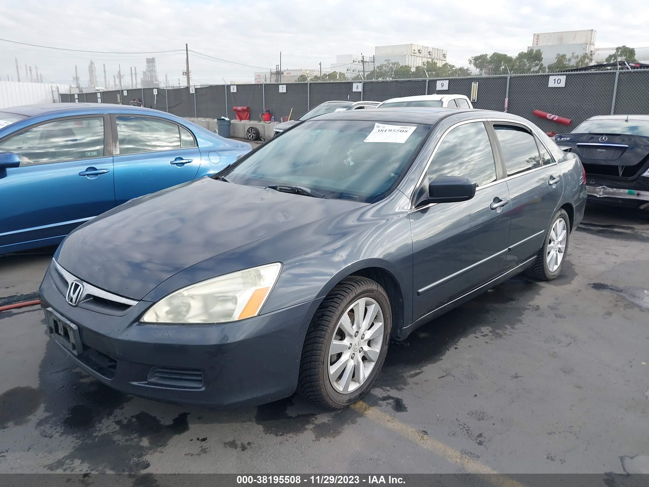 Photo 1 VIN: 1HGCM66556A064210 - HONDA ACCORD 