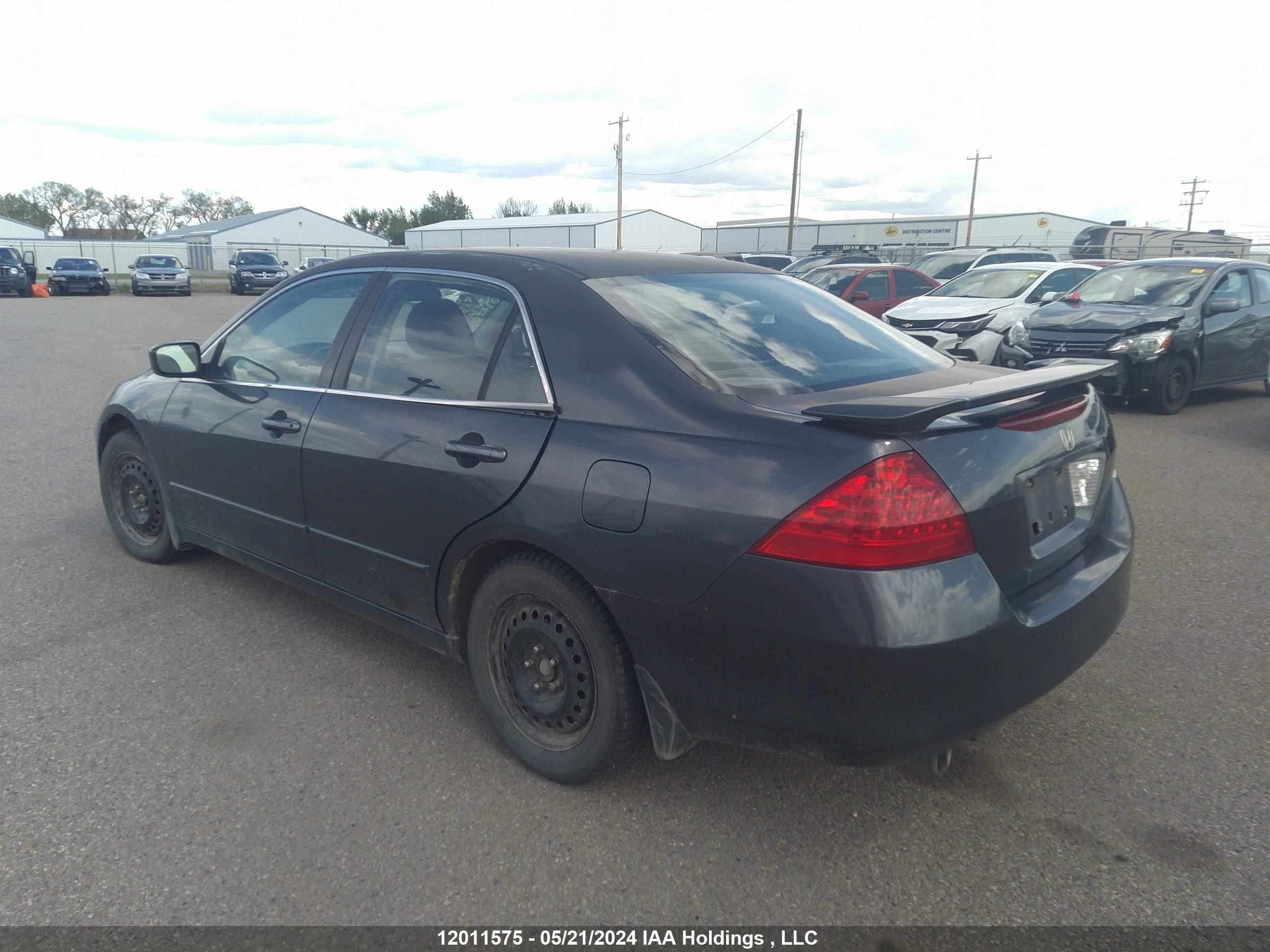 Photo 2 VIN: 1HGCM66556A800532 - HONDA ACCORD 