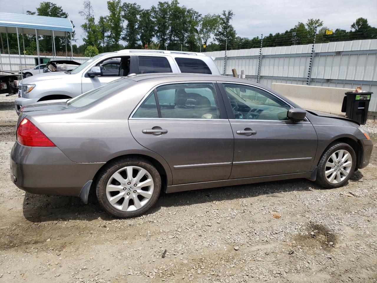 Photo 2 VIN: 1HGCM66557A097287 - HONDA ACCORD 