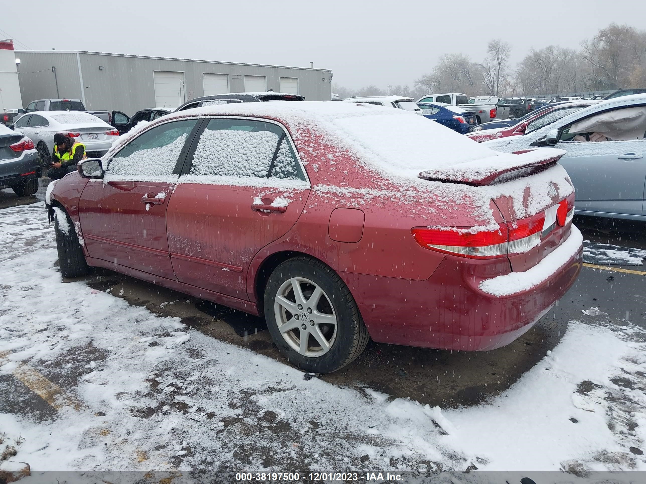 Photo 2 VIN: 1HGCM66564A017796 - HONDA ACCORD 