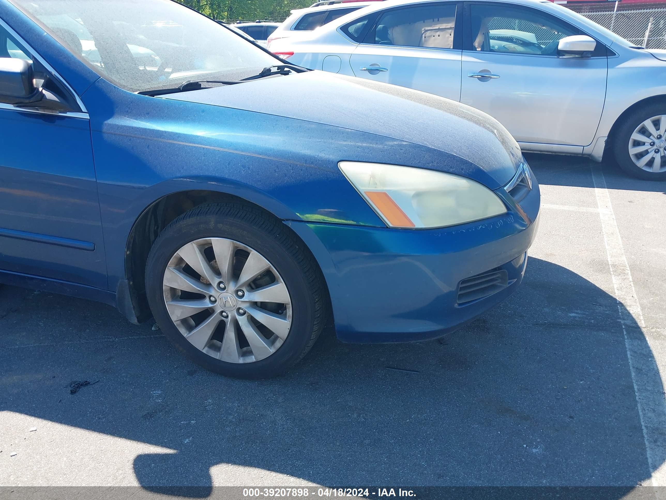 Photo 11 VIN: 1HGCM66566A037811 - HONDA ACCORD 