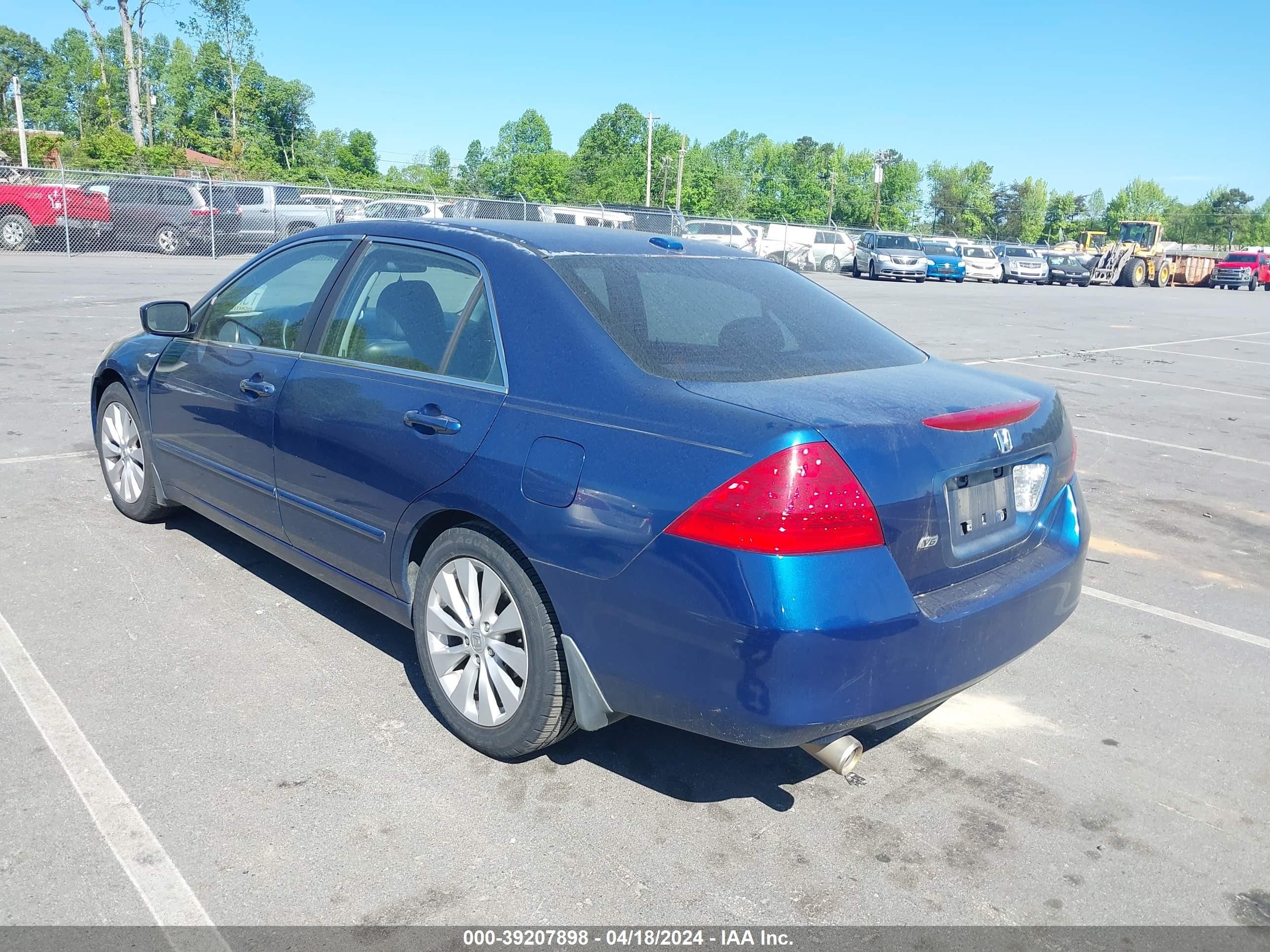 Photo 2 VIN: 1HGCM66566A037811 - HONDA ACCORD 