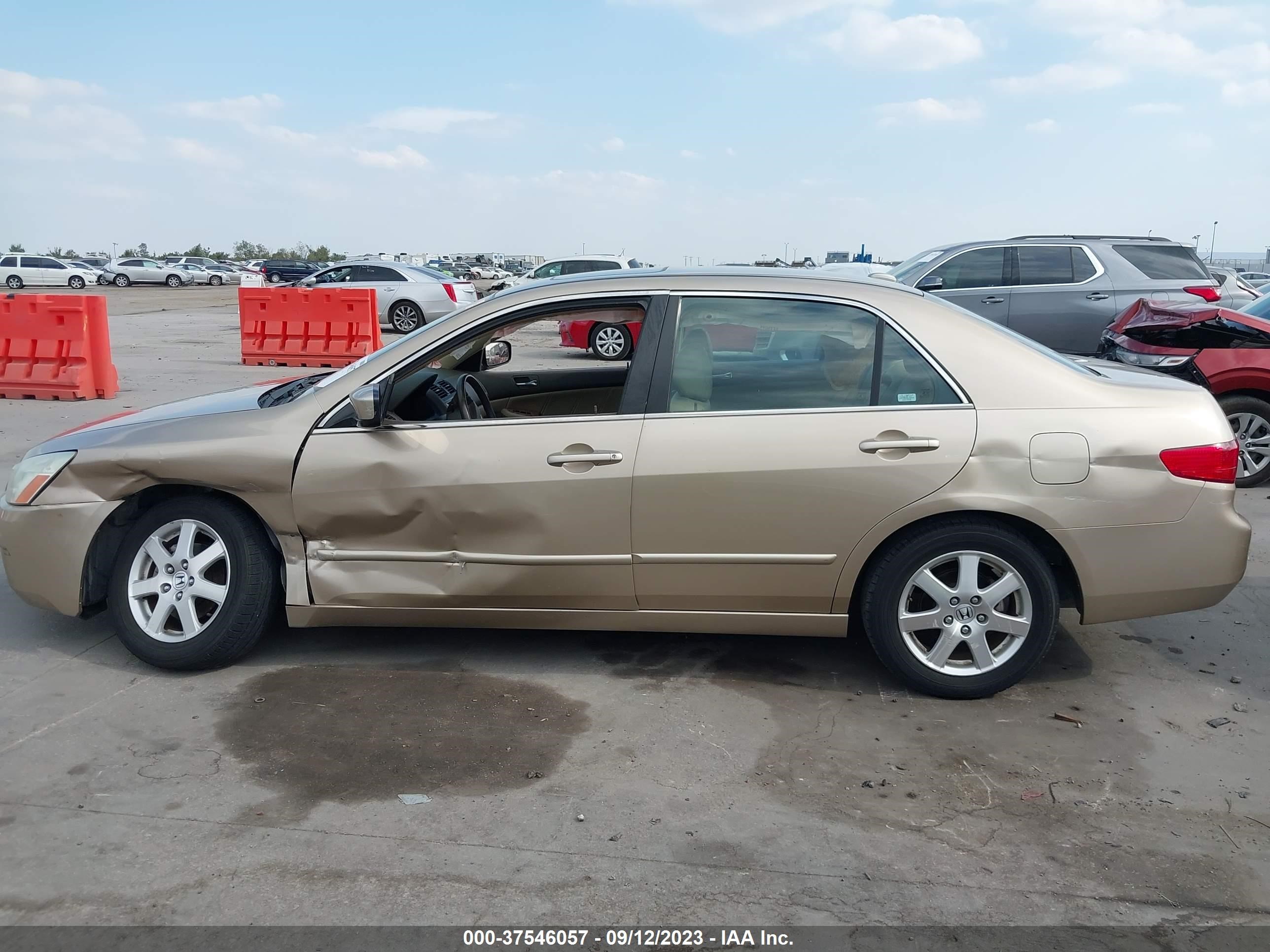 Photo 13 VIN: 1HGCM66575A057841 - HONDA ACCORD 