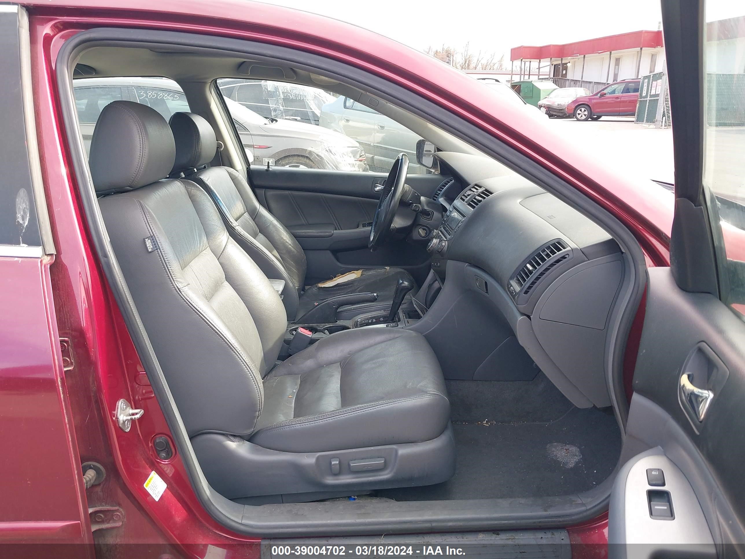 Photo 4 VIN: 1HGCM66585A057363 - HONDA ACCORD 