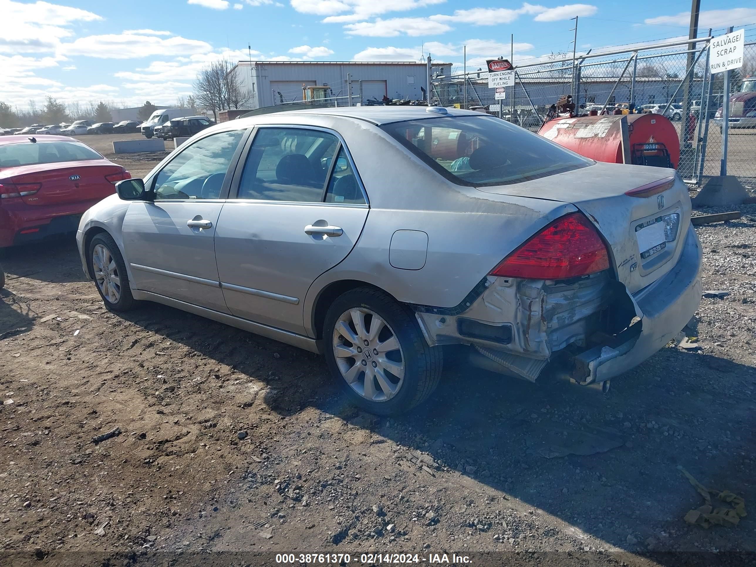 Photo 2 VIN: 1HGCM66587A044681 - HONDA ACCORD 