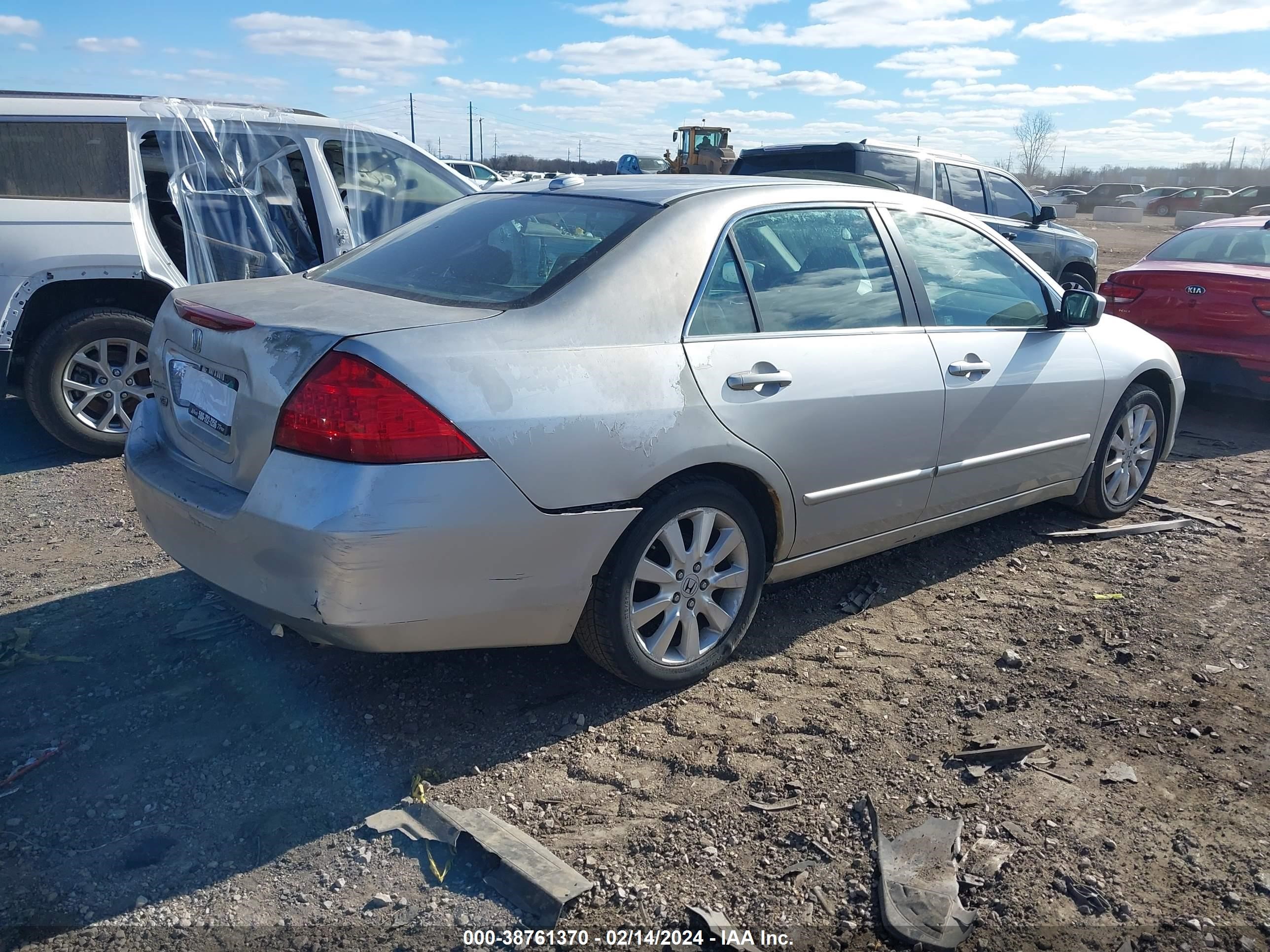 Photo 3 VIN: 1HGCM66587A044681 - HONDA ACCORD 