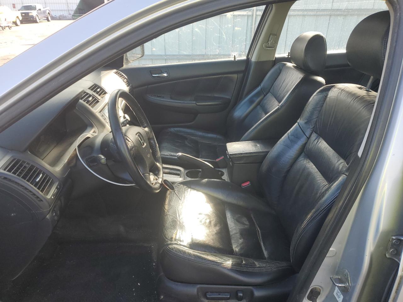 Photo 6 VIN: 1HGCM66593A075996 - HONDA ACCORD 