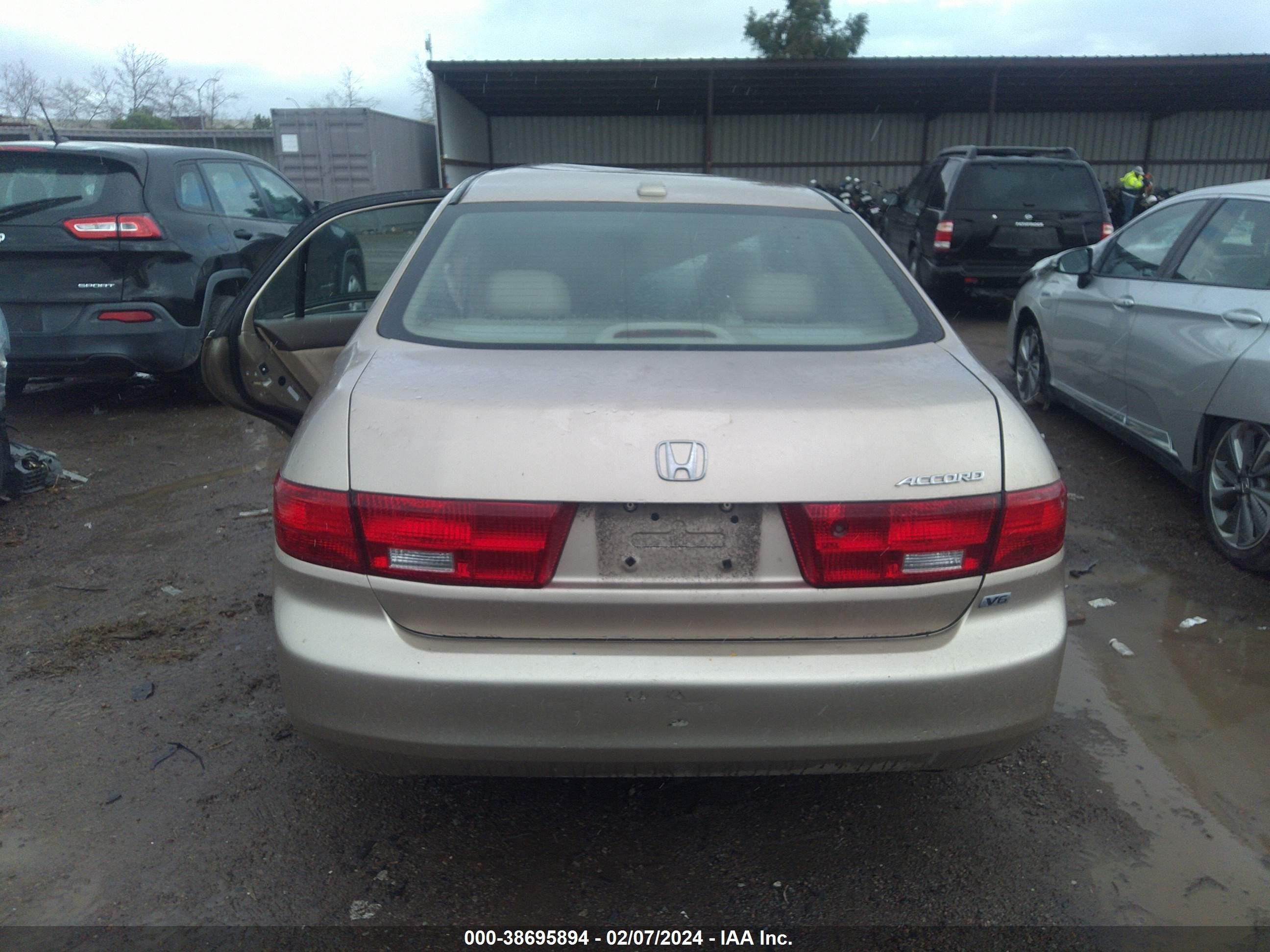 Photo 16 VIN: 1HGCM66595A041317 - HONDA ACCORD 