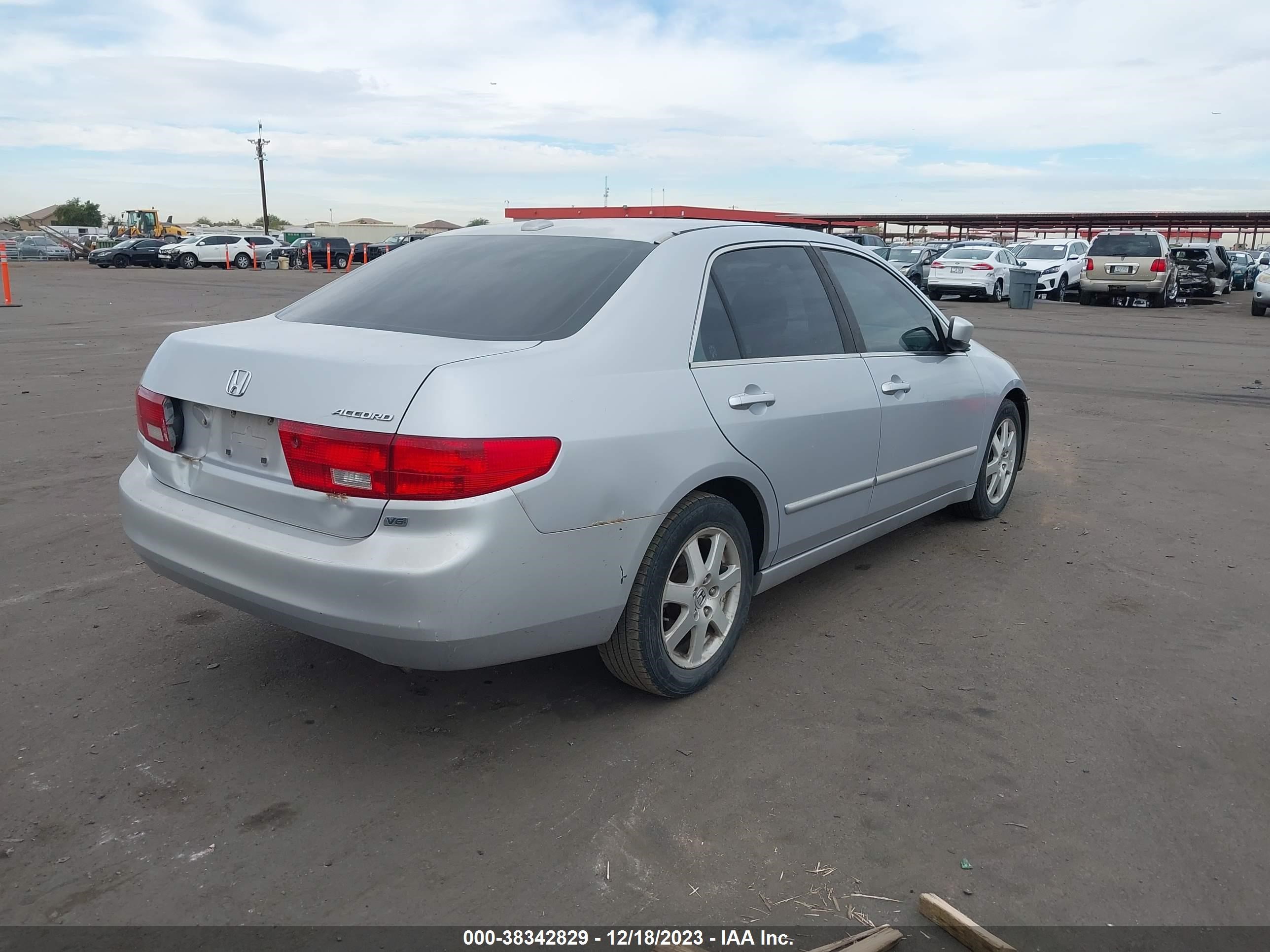 Photo 3 VIN: 1HGCM66595A052897 - HONDA ACCORD 