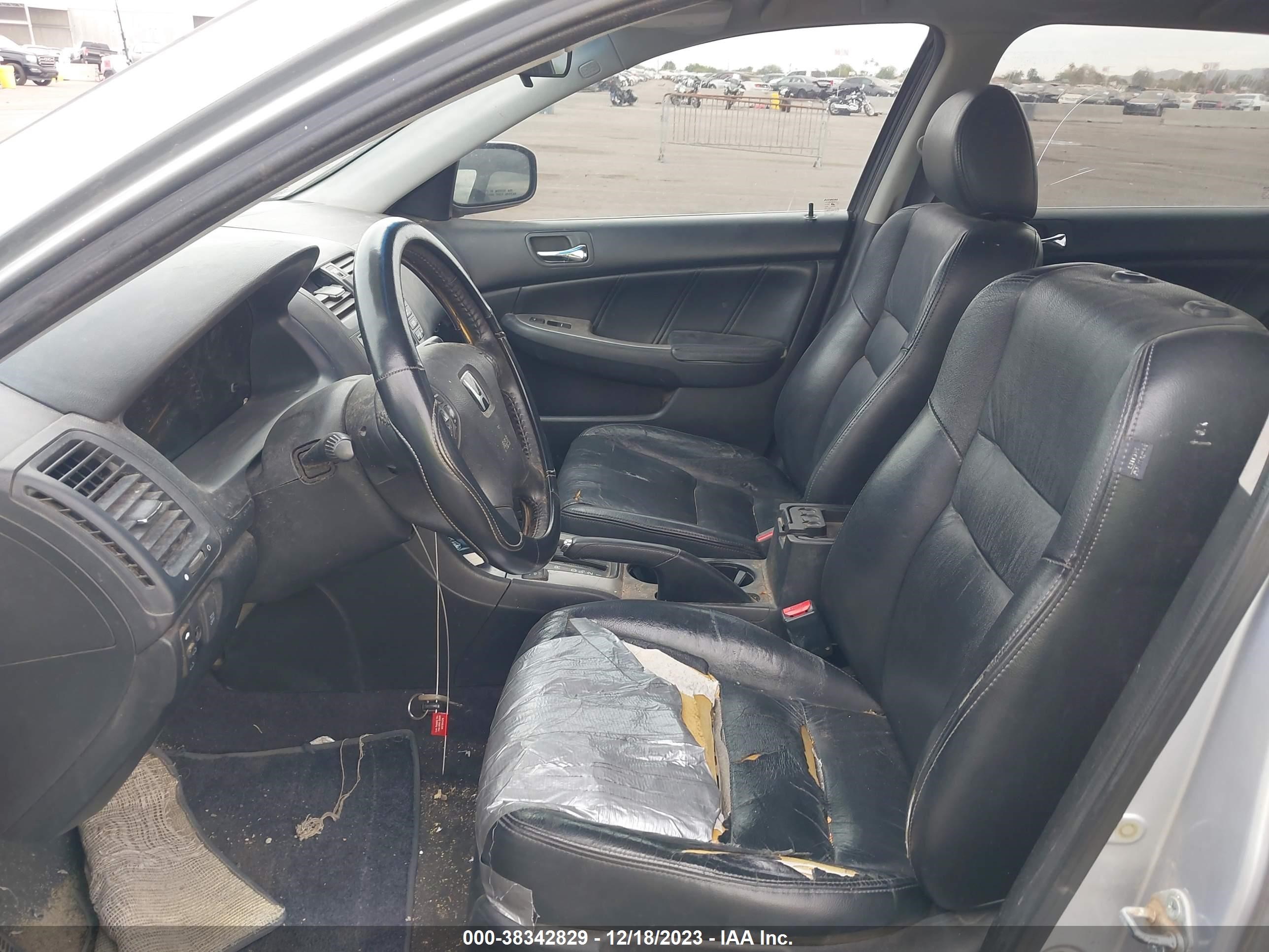 Photo 4 VIN: 1HGCM66595A052897 - HONDA ACCORD 