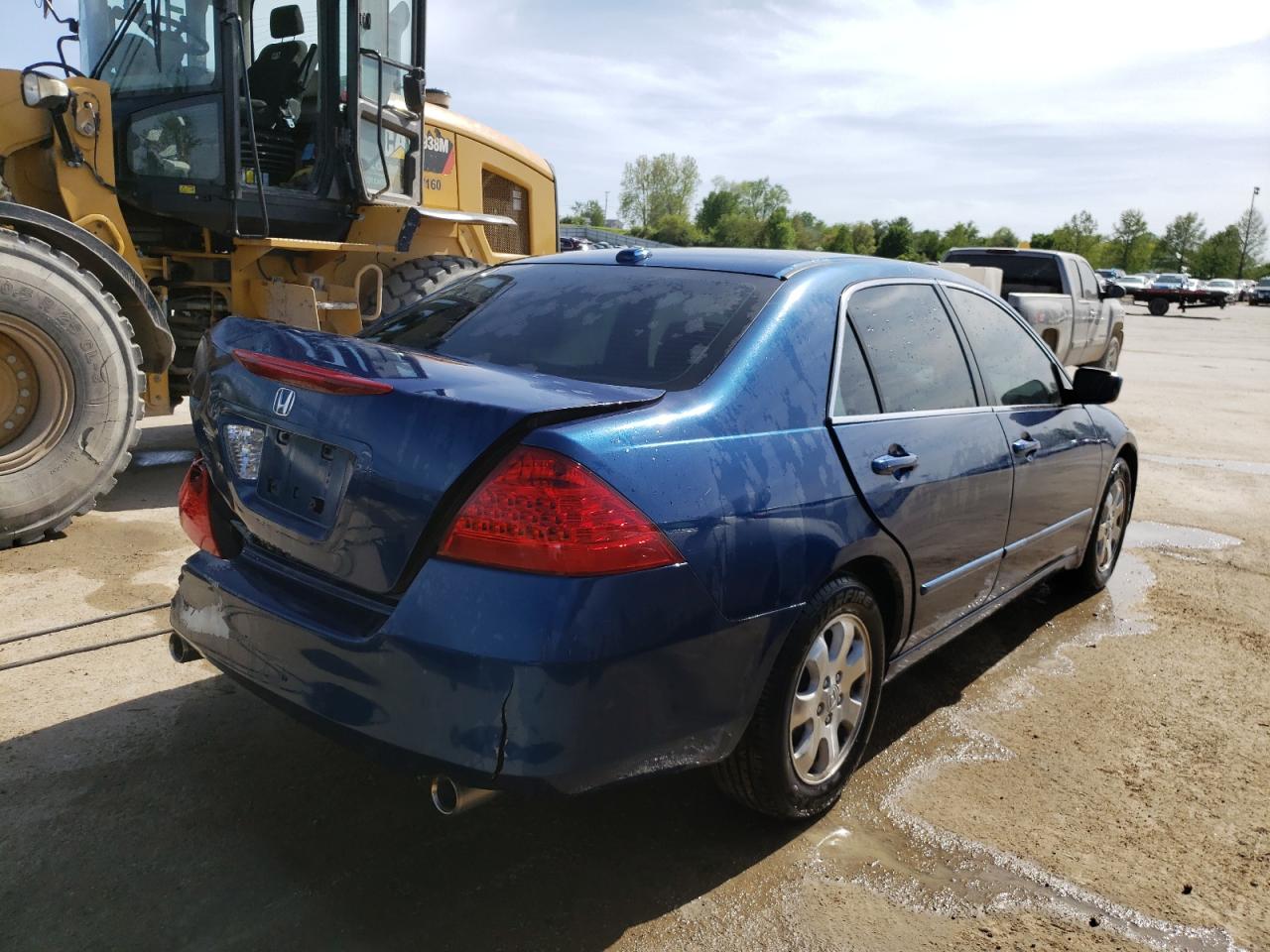 Photo 2 VIN: 1HGCM66596A001031 - HONDA ACCORD 