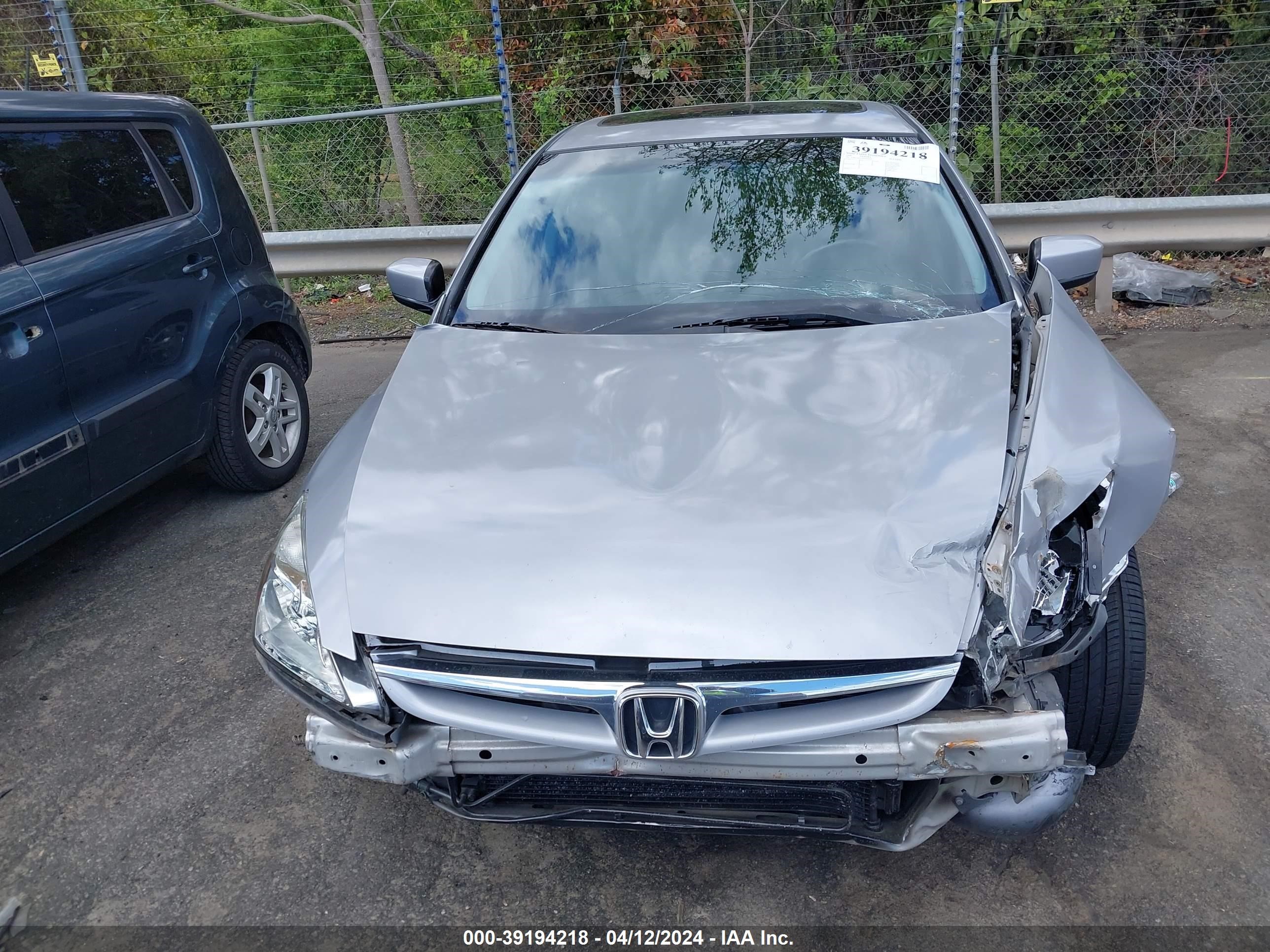 Photo 11 VIN: 1HGCM66596A039696 - HONDA ACCORD 